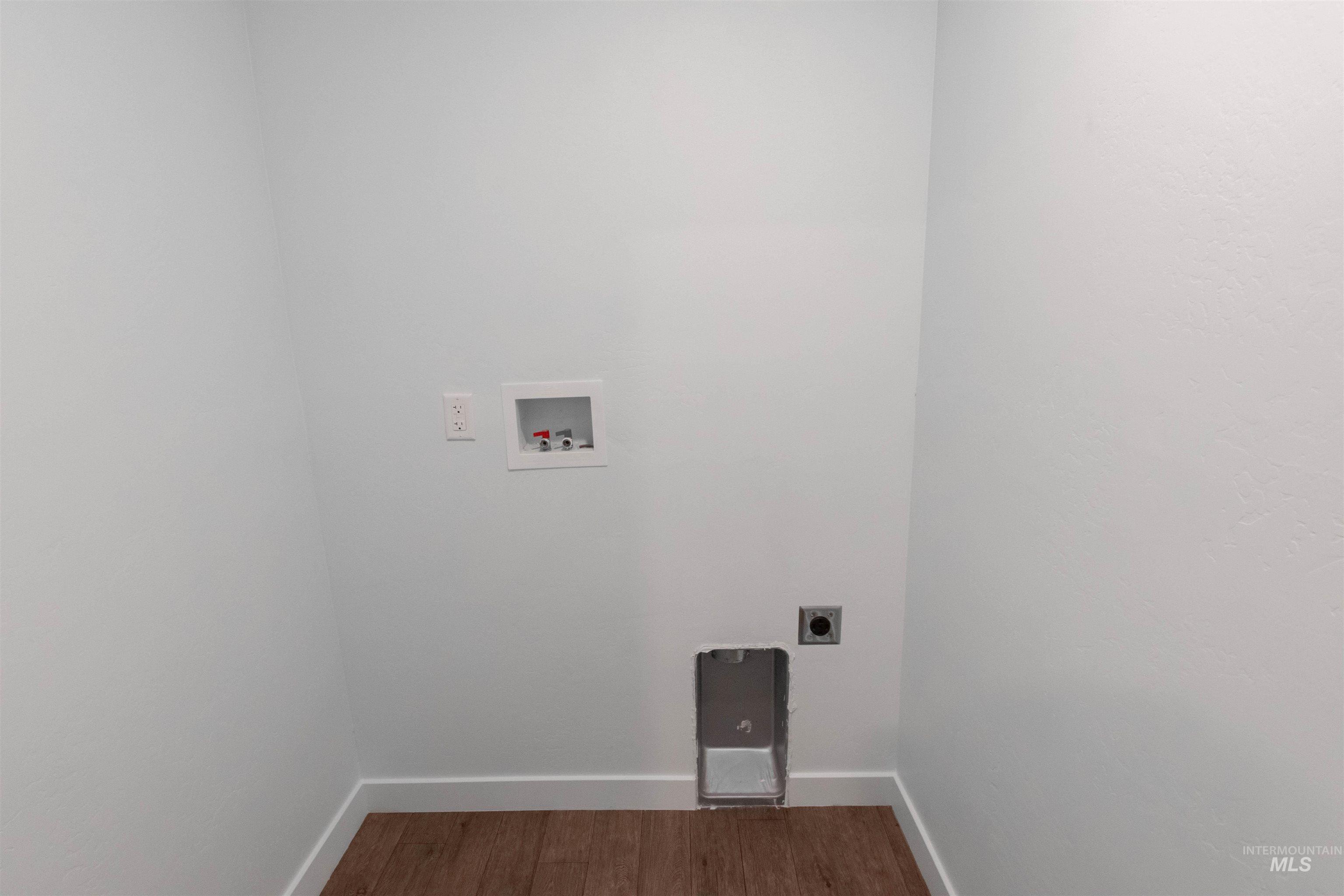 5664 E Surfers Point Lane, Nampa, Idaho 83687, 3 Bedrooms, 2 Bathrooms, Residential Income For Sale, Price $1,050,000,MLS 98972890