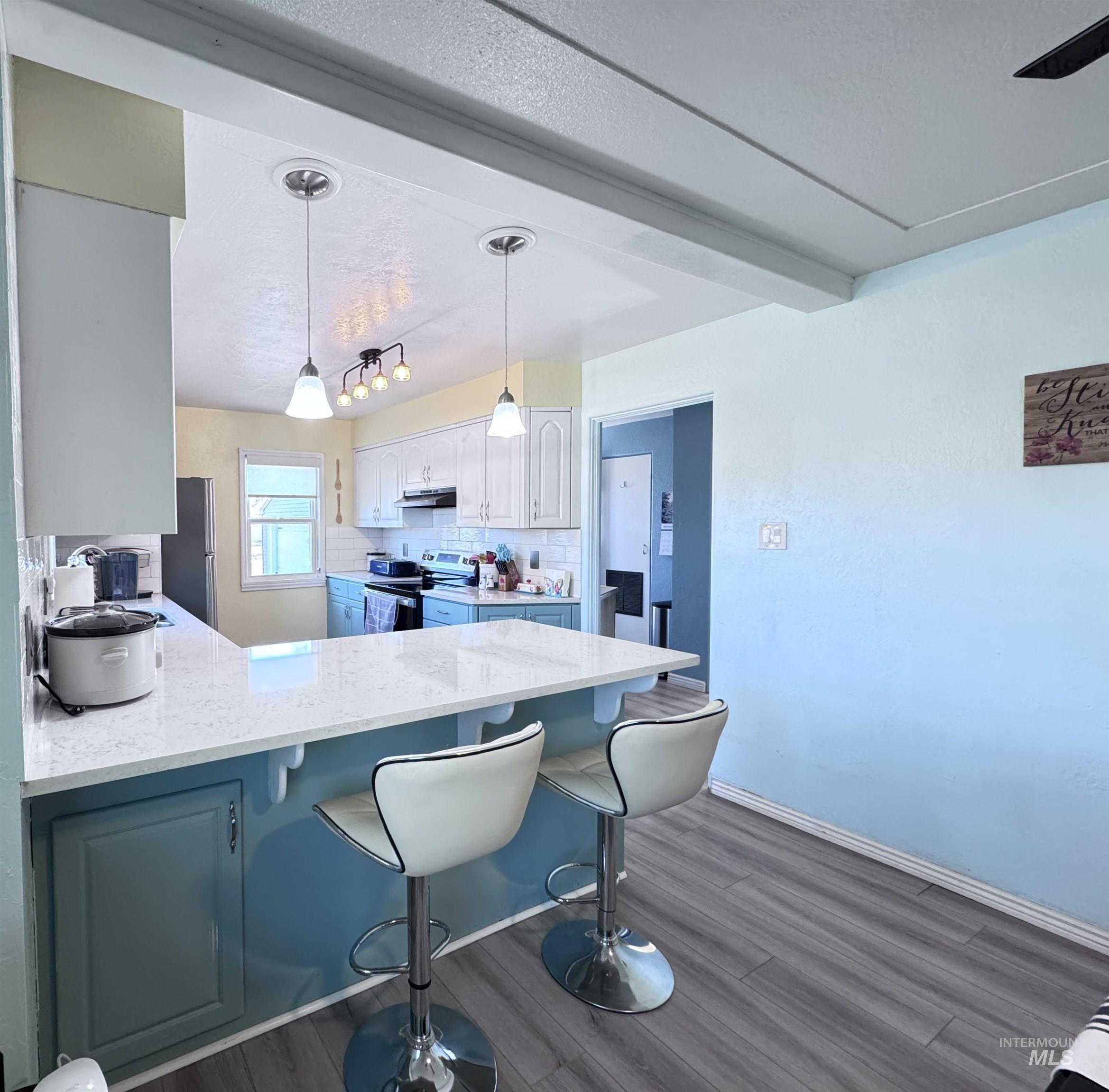 311 Falls Avenue West, Twin Falls, Idaho 83301, 4 Bedrooms, 2 Bathrooms, Residential For Sale, Price $364,900,MLS 98972893