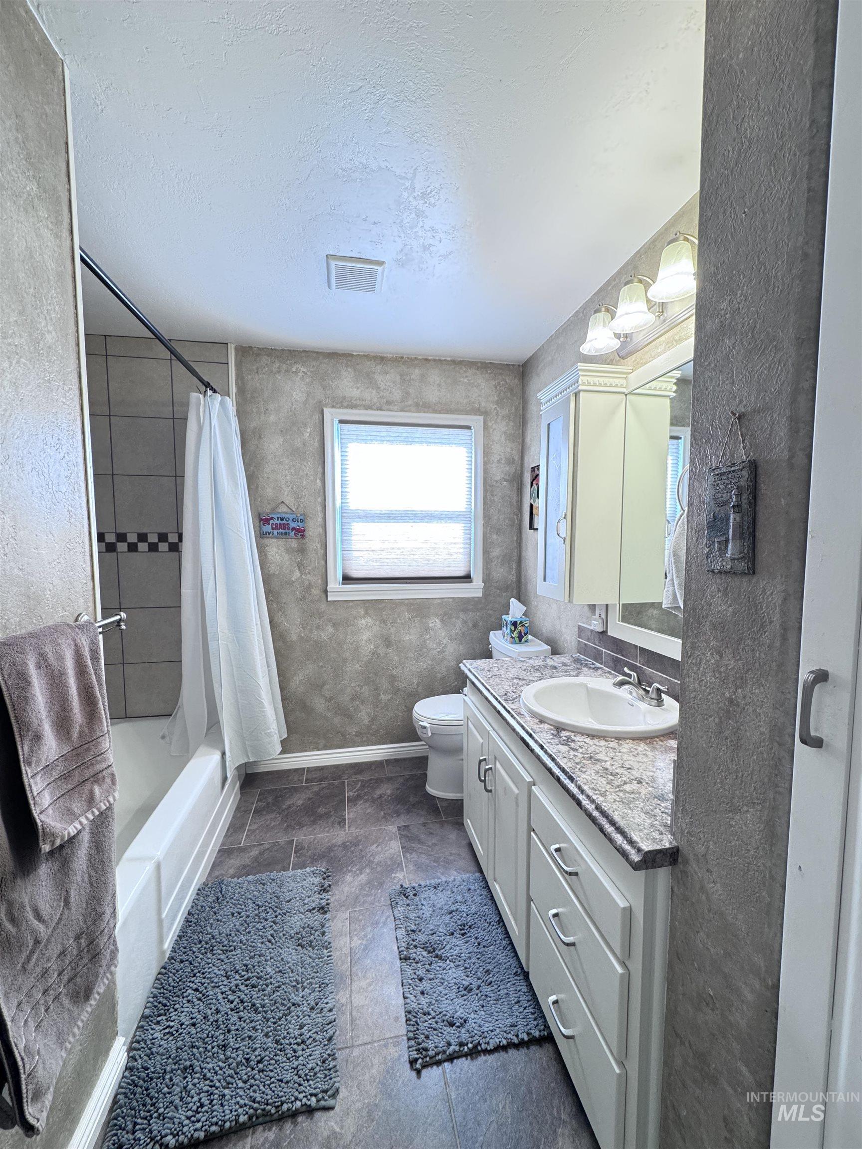 311 Falls Avenue West, Twin Falls, Idaho 83301, 4 Bedrooms, 2 Bathrooms, Residential For Sale, Price $364,900,MLS 98972893