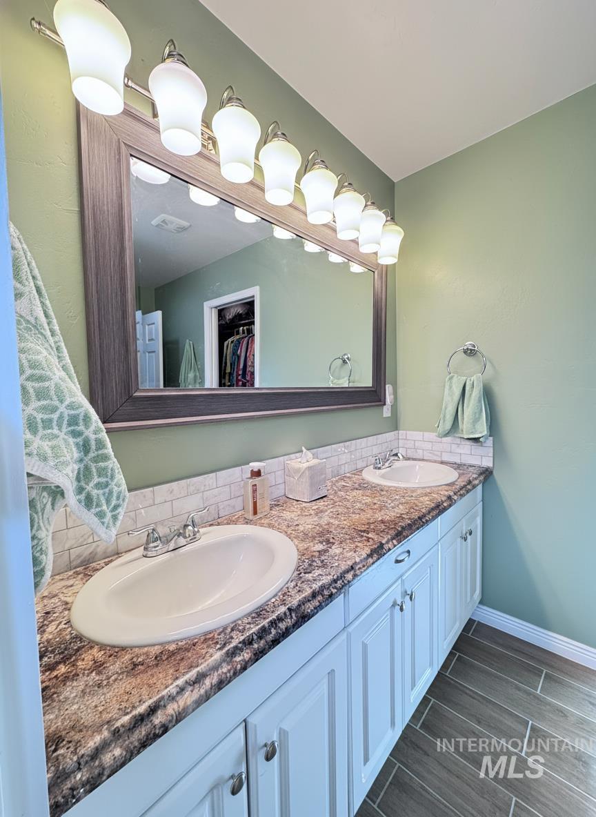 311 Falls Avenue West, Twin Falls, Idaho 83301, 4 Bedrooms, 2 Bathrooms, Residential For Sale, Price $364,900,MLS 98972893