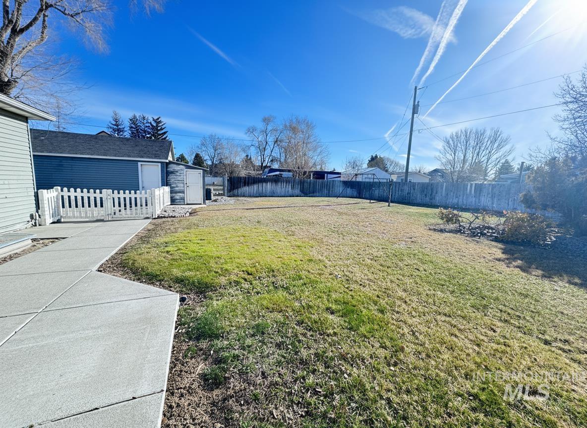 311 Falls Avenue West, Twin Falls, Idaho 83301, 4 Bedrooms, 2 Bathrooms, Residential For Sale, Price $364,900,MLS 98972893