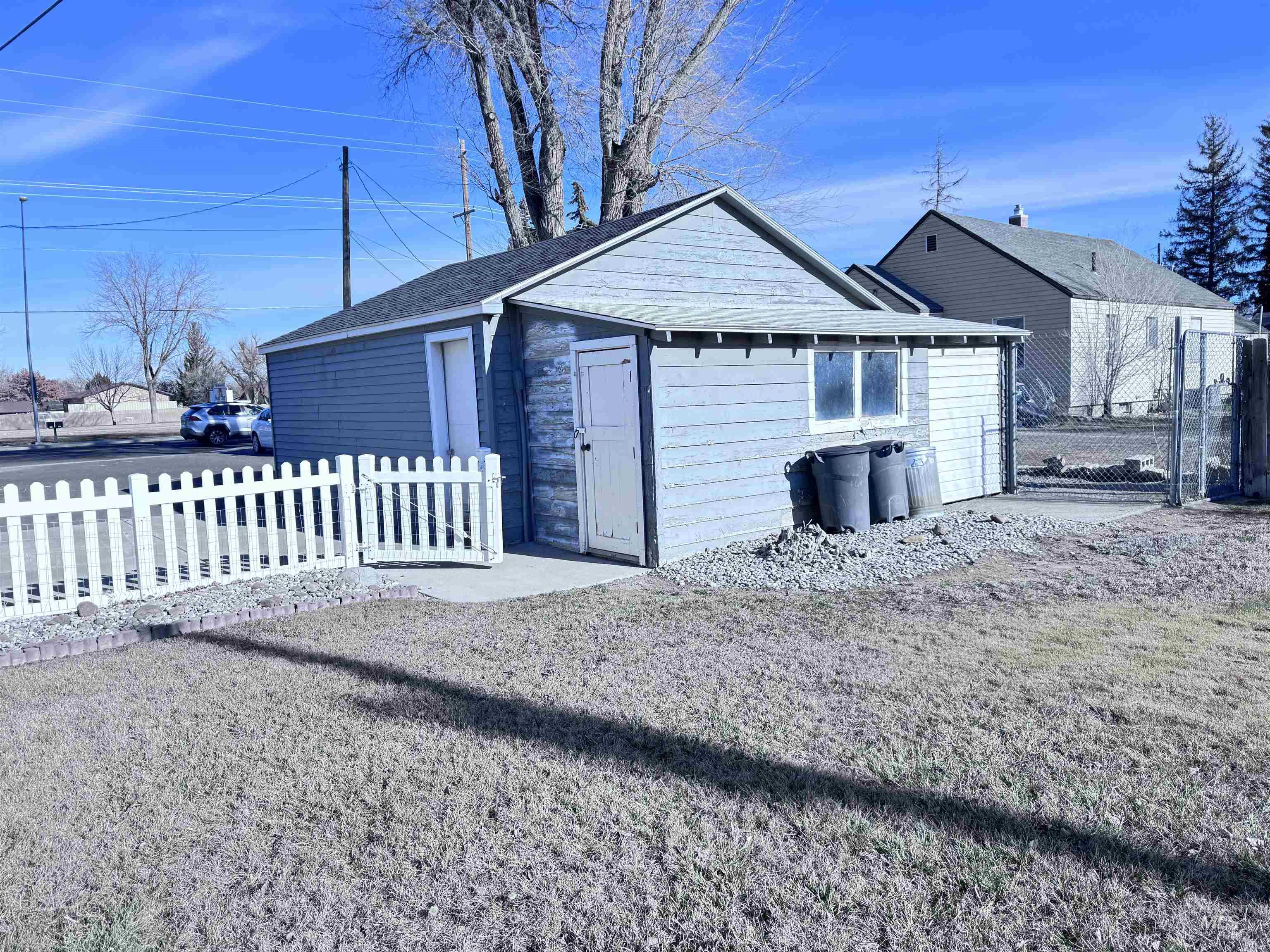 311 Falls Avenue West, Twin Falls, Idaho 83301, 4 Bedrooms, 2 Bathrooms, Residential For Sale, Price $364,900,MLS 98972893