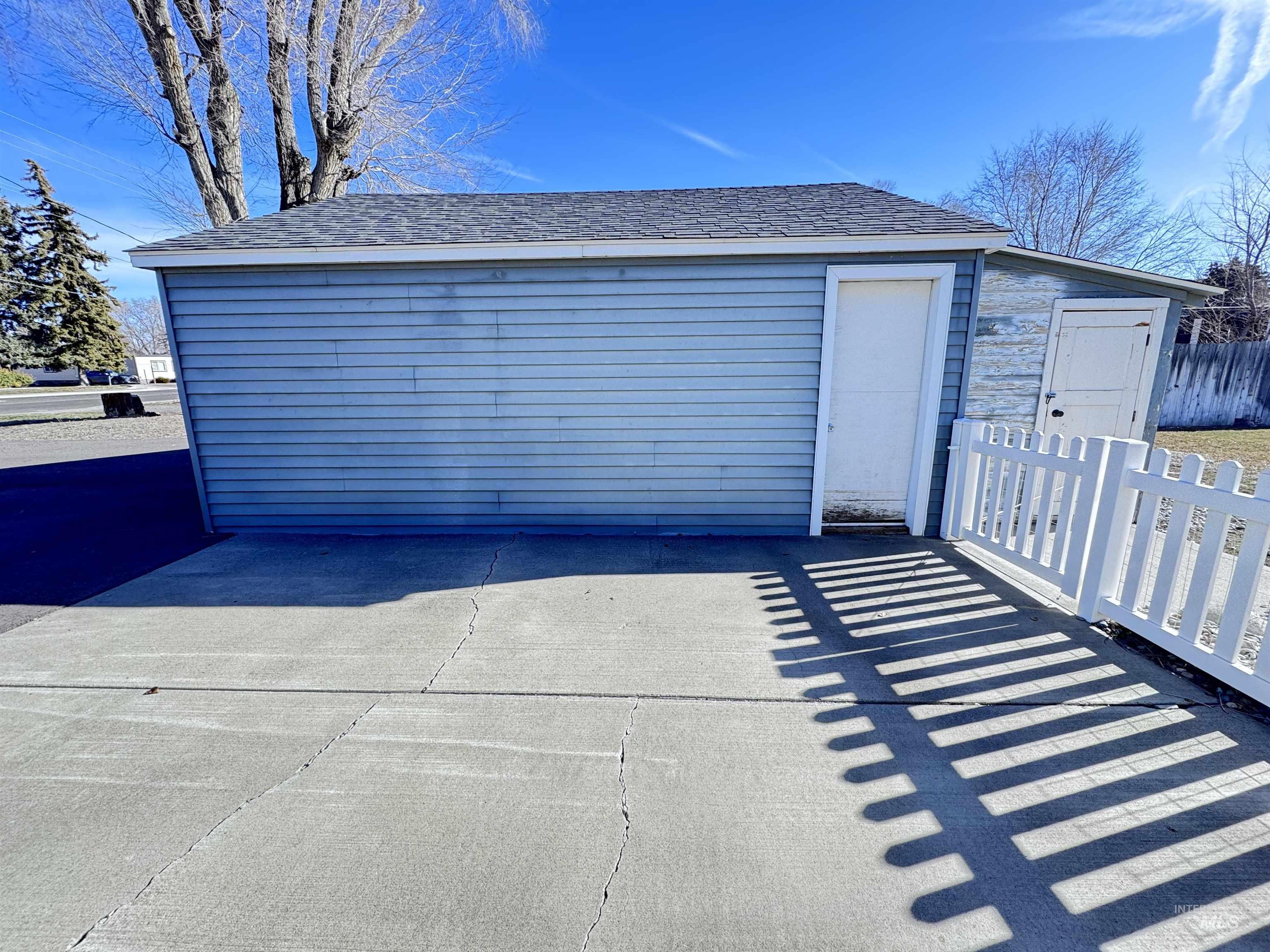 311 Falls Avenue West, Twin Falls, Idaho 83301, 4 Bedrooms, 2 Bathrooms, Residential For Sale, Price $364,900,MLS 98972893