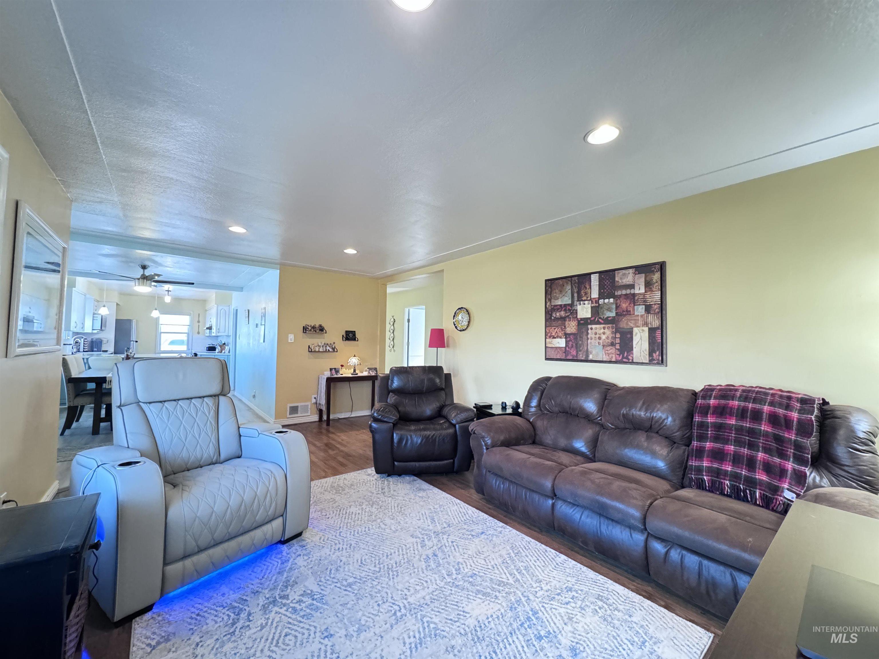 311 Falls Avenue West, Twin Falls, Idaho 83301, 4 Bedrooms, 2 Bathrooms, Residential For Sale, Price $364,900,MLS 98972893