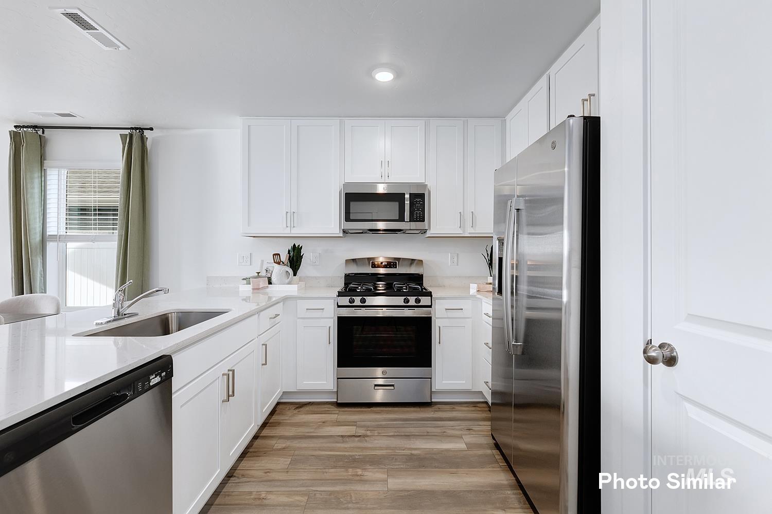 18374 N Sparkleberry Ave, Nampa, Idaho 83687, 4 Bedrooms, 2.5 Bathrooms, Residential For Sale, Price $444,900,MLS 98972894