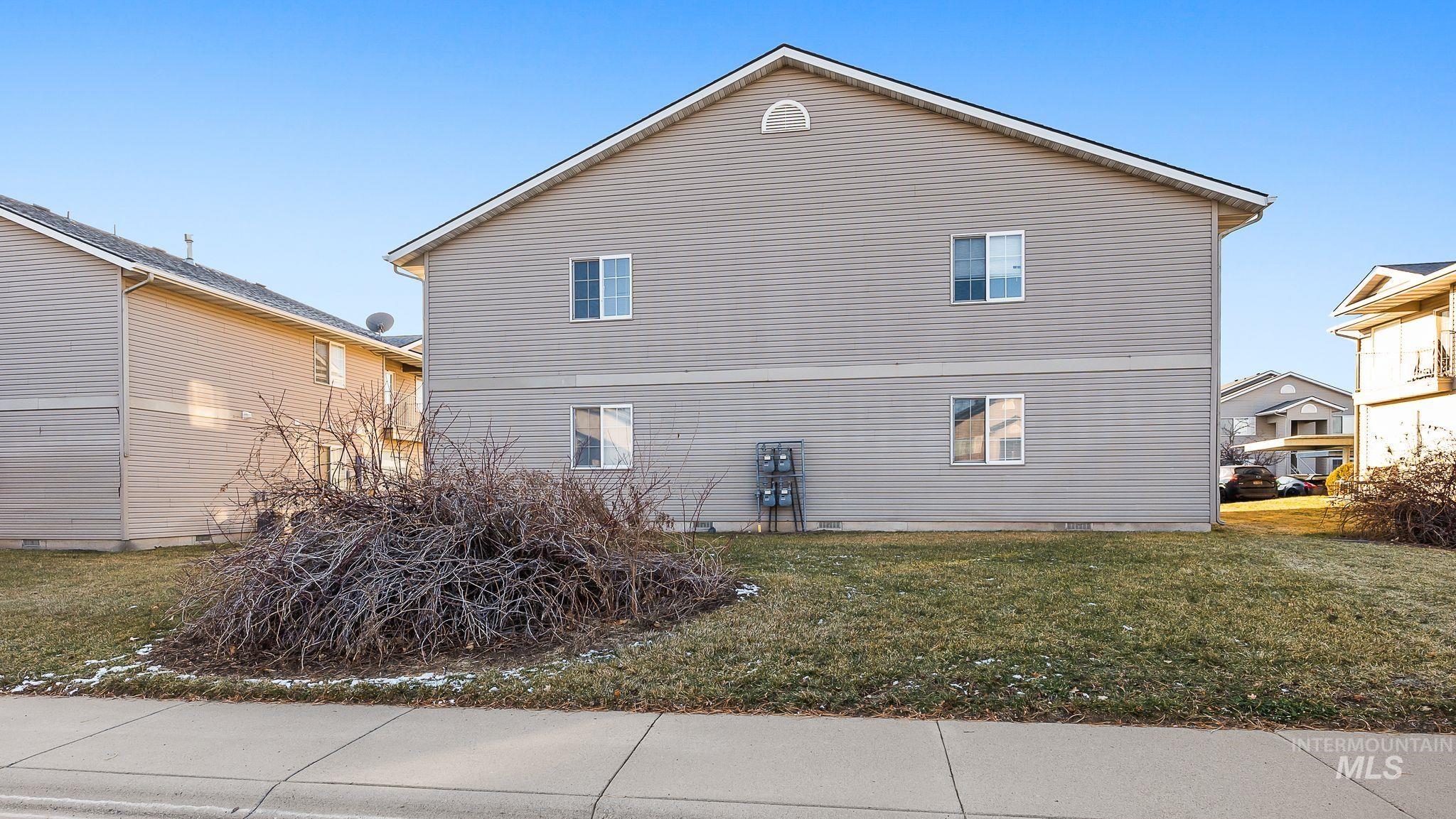 503 Caribou Dr, Mountain Home, Idaho 83647-4622, 2 Bedrooms, 2 Bathrooms, Residential Income For Sale, Price $724,900,MLS 98972896