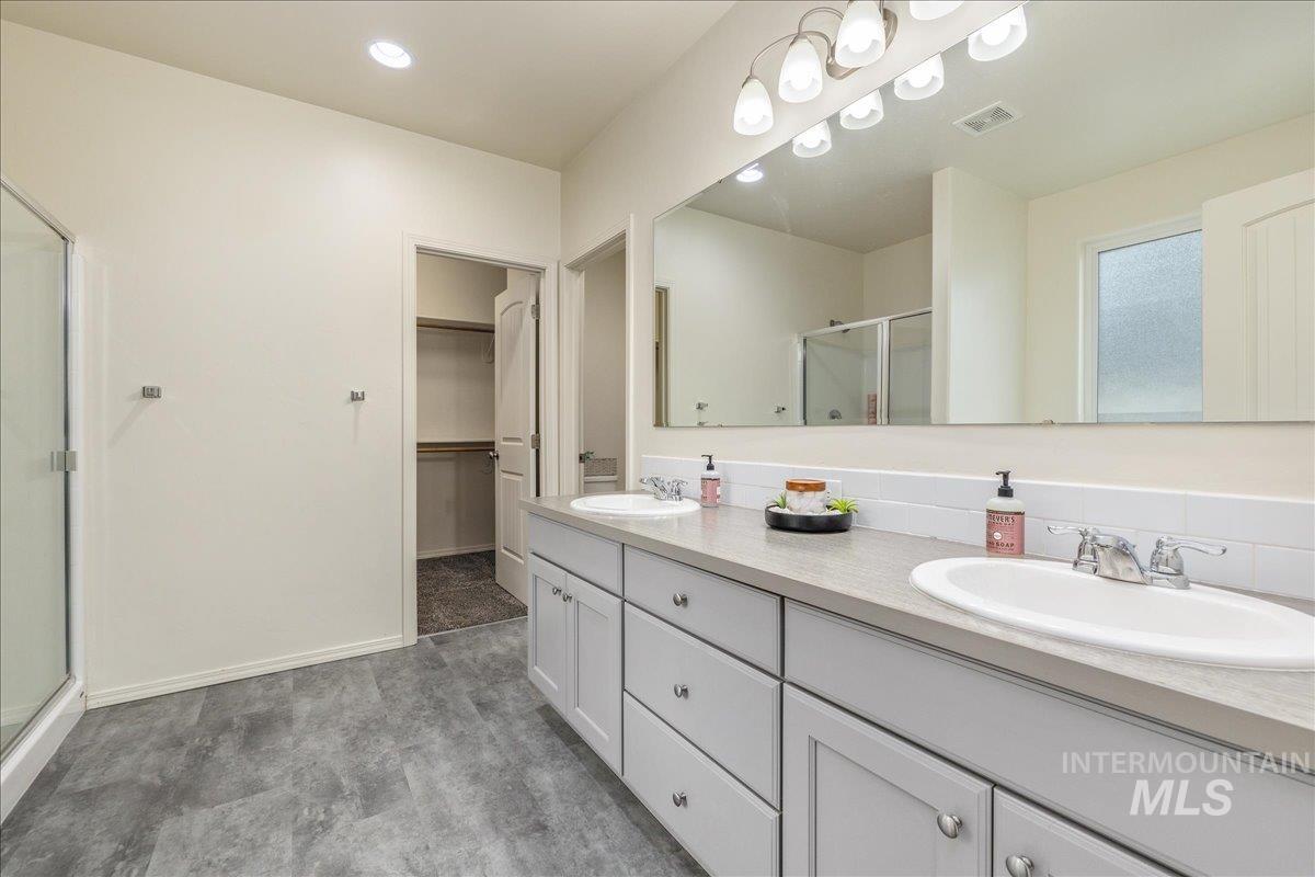 2213 E Elm Grove Dr, Nampa, Idaho 83686, 4 Bedrooms, 2 Bathrooms, Residential For Sale, Price $449,900,MLS 98972897