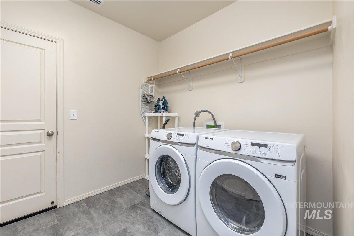 2213 E Elm Grove Dr, Nampa, Idaho 83686, 4 Bedrooms, 2 Bathrooms, Residential For Sale, Price $449,900,MLS 98972897