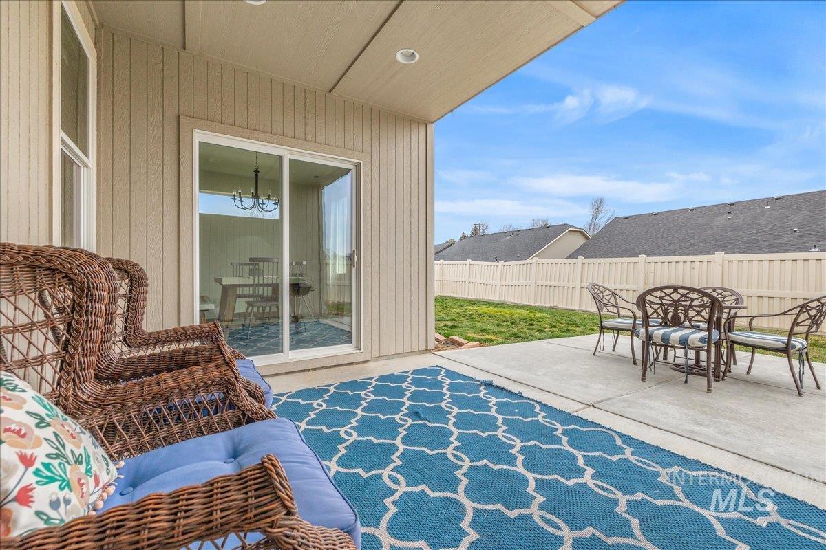 2213 E Elm Grove Dr, Nampa, Idaho 83686, 4 Bedrooms, 2 Bathrooms, Residential For Sale, Price $449,900,MLS 98972897