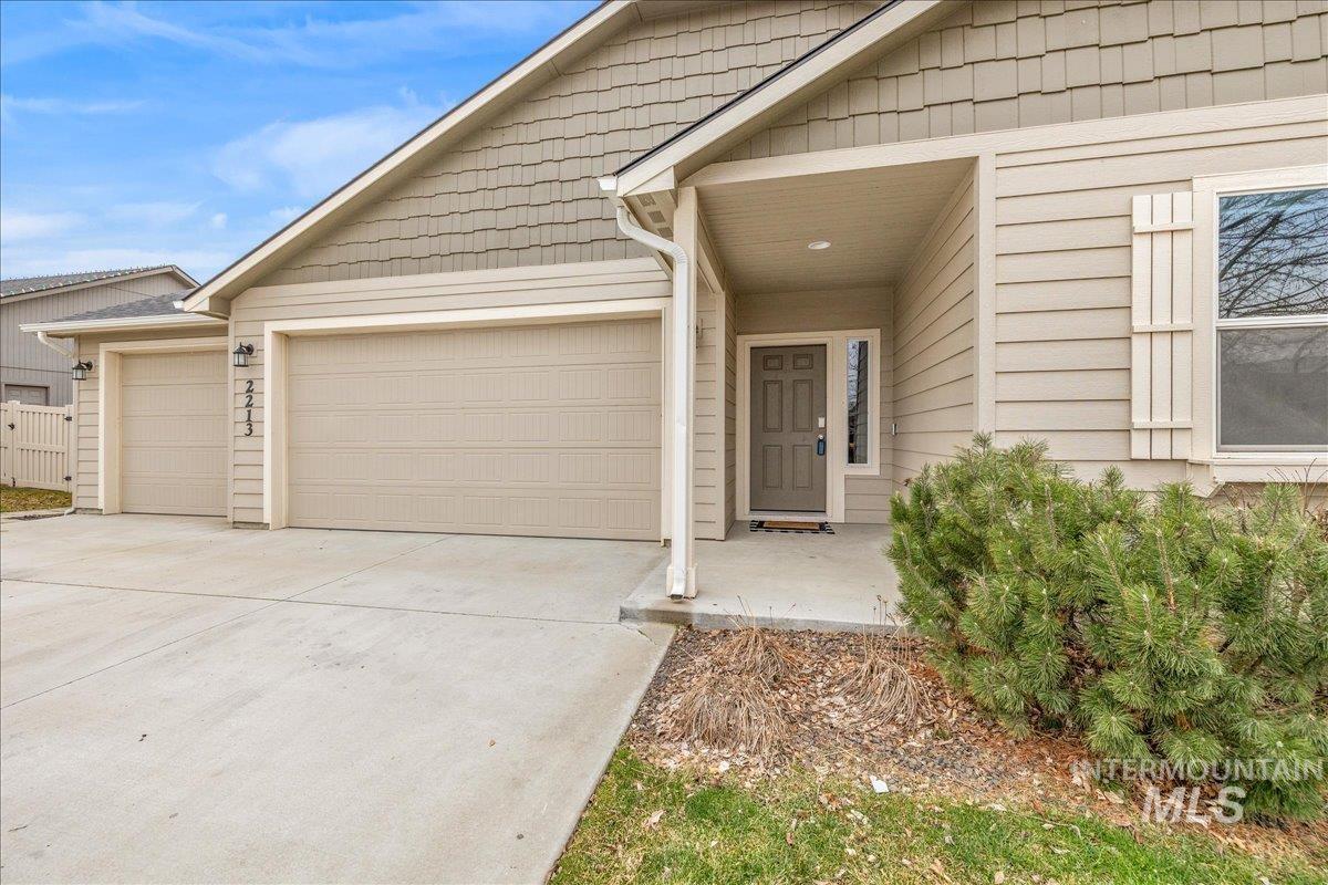 2213 E Elm Grove Dr, Nampa, Idaho 83686, 4 Bedrooms, 2 Bathrooms, Residential For Sale, Price $449,900,MLS 98972897