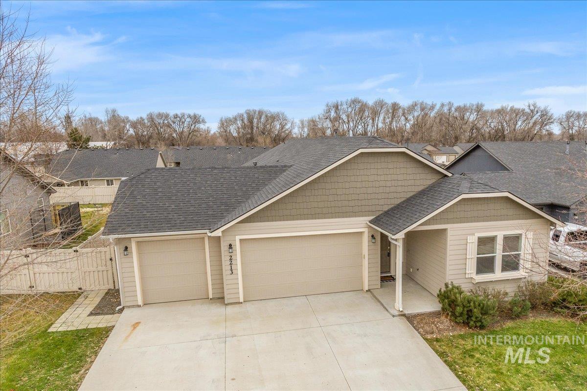 2213 E Elm Grove Dr, Nampa, Idaho 83686, 4 Bedrooms, 2 Bathrooms, Residential For Sale, Price $449,900,MLS 98972897