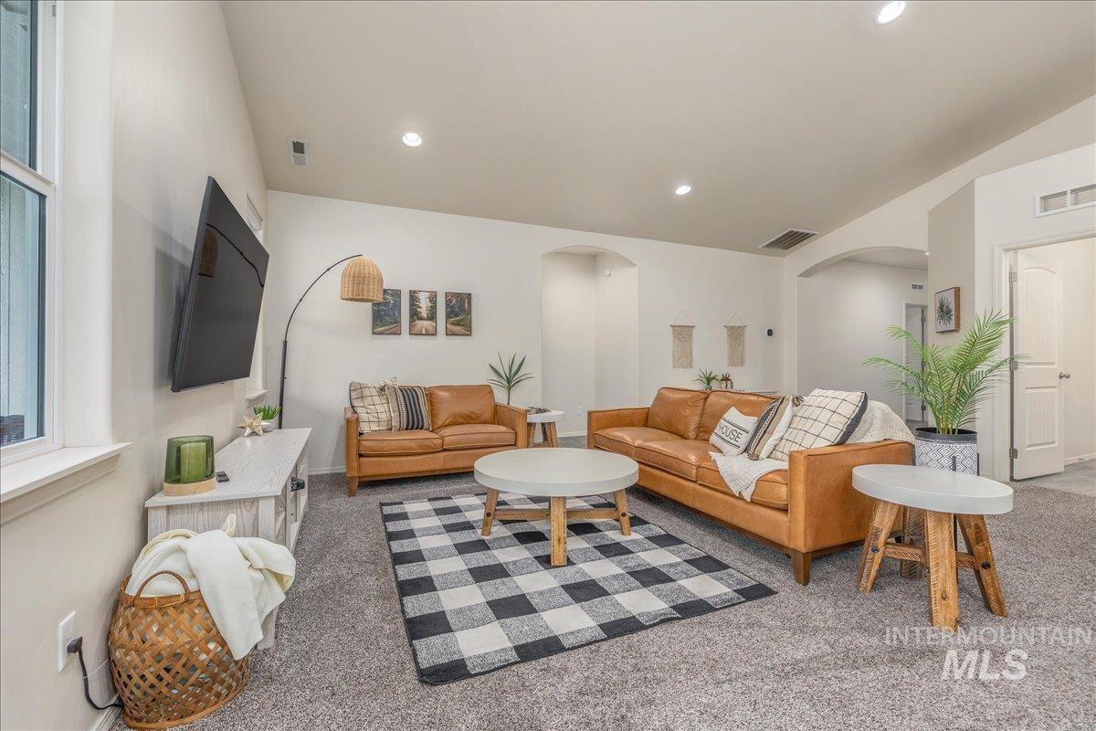 2213 E Elm Grove Dr, Nampa, Idaho 83686, 4 Bedrooms, 2 Bathrooms, Residential For Sale, Price $449,900,MLS 98972897