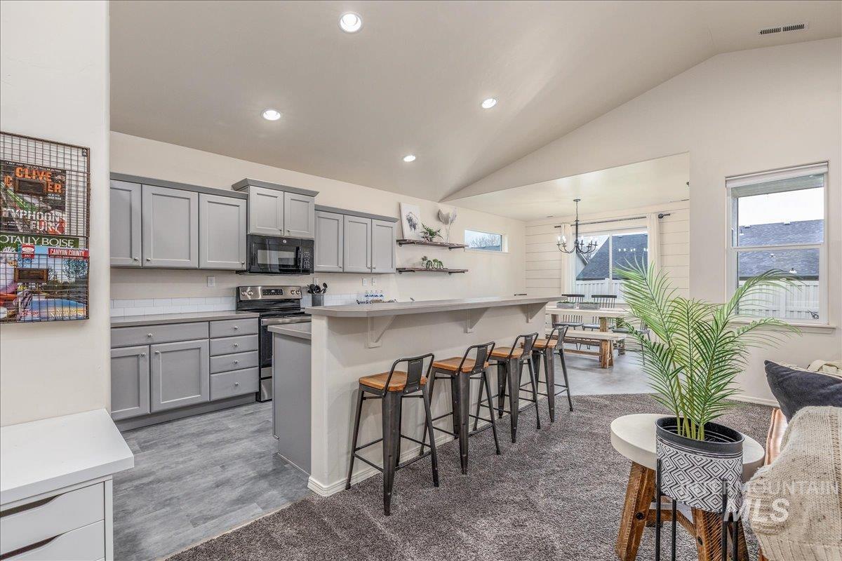 2213 E Elm Grove Dr, Nampa, Idaho 83686, 4 Bedrooms, 2 Bathrooms, Residential For Sale, Price $449,900,MLS 98972897