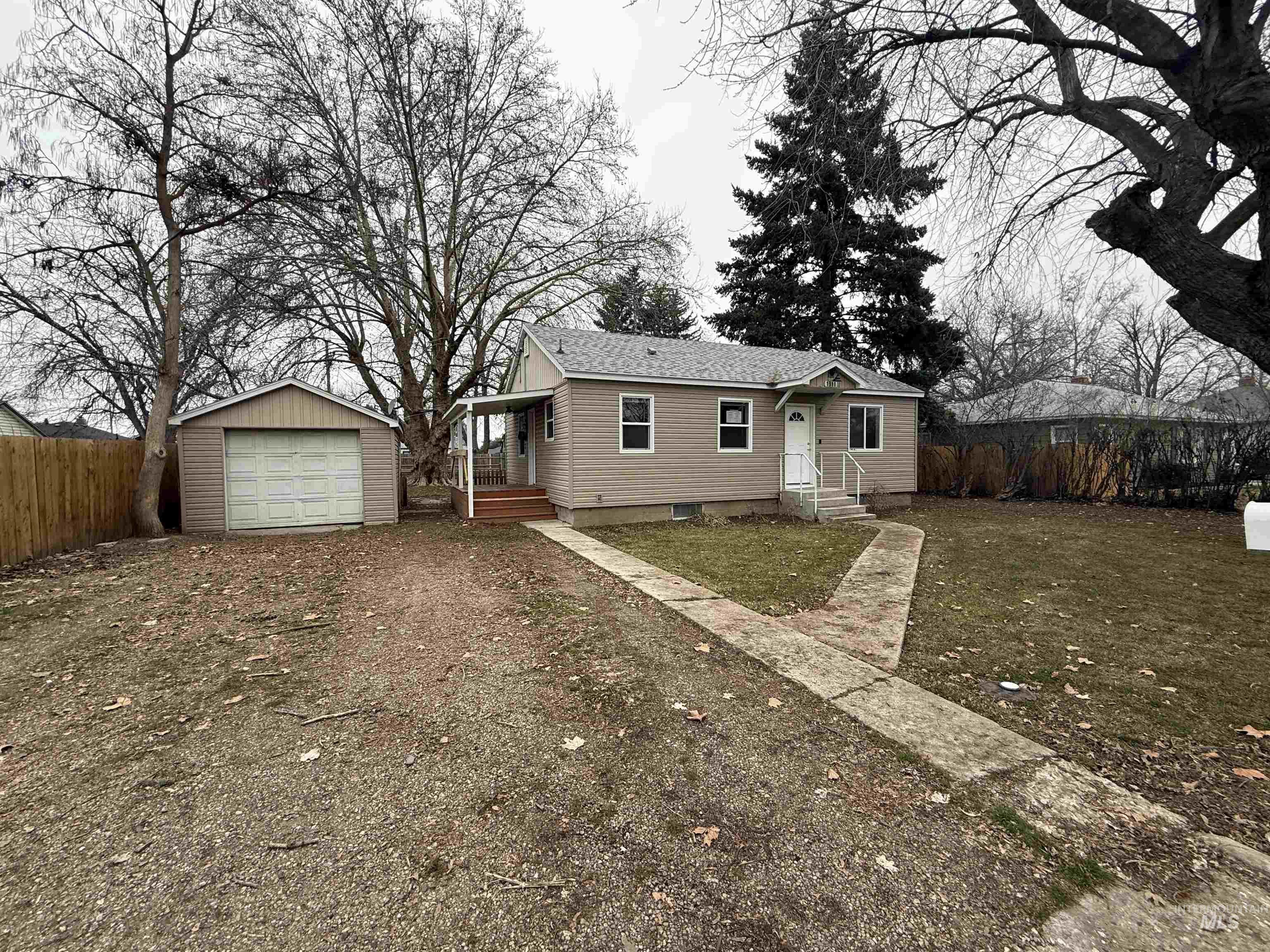 1911 Lansing Ave, Caldwell, Idaho 83605, 2 Bedrooms, 1 Bathroom, Residential For Sale, Price $294,000,MLS 98972900