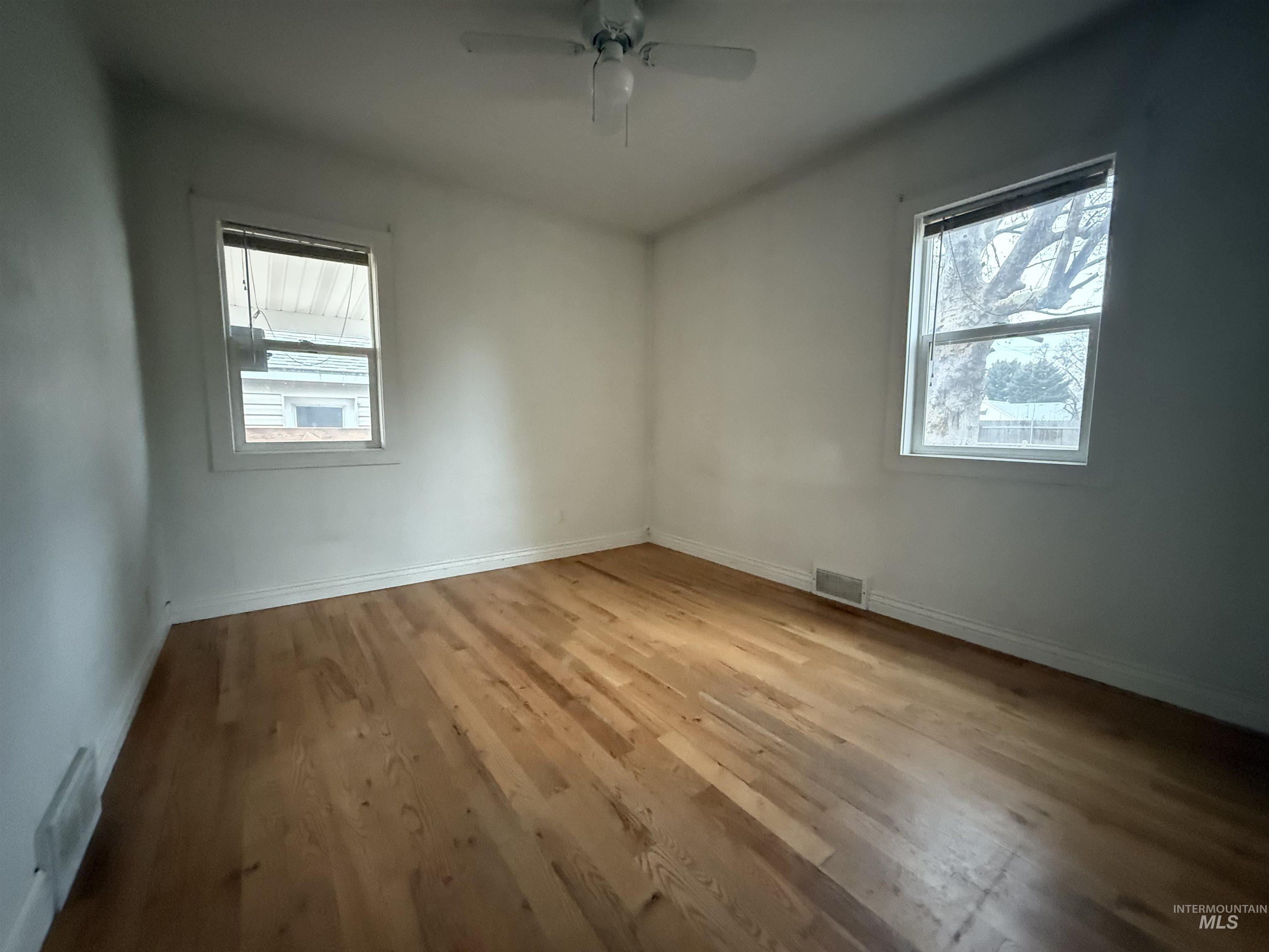 1911 Lansing Ave, Caldwell, Idaho 83605, 2 Bedrooms, 1 Bathroom, Residential For Sale, Price $294,000,MLS 98972900