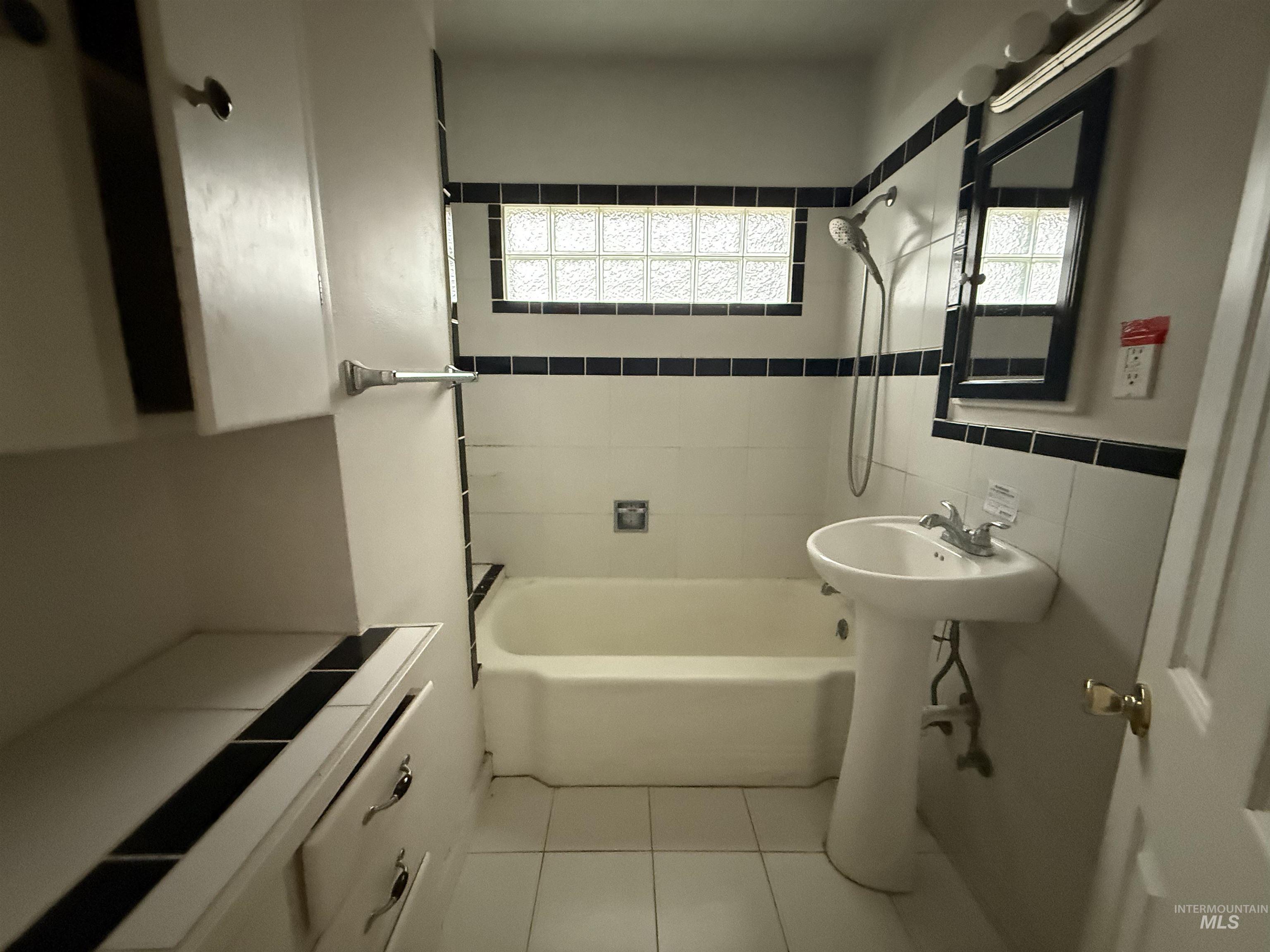 1911 Lansing Ave, Caldwell, Idaho 83605, 2 Bedrooms, 1 Bathroom, Residential For Sale, Price $294,000,MLS 98972900