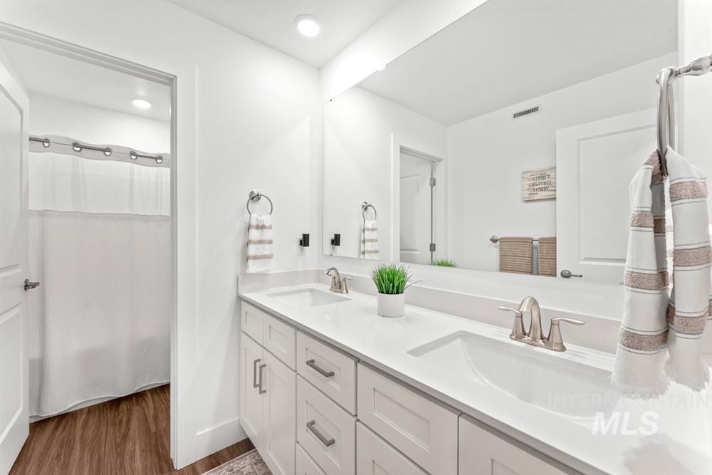 18228 N Rain Dance Way, Nampa, Idaho 83687, 5 Bedrooms, 3 Bathrooms, Residential For Sale, Price $598,000,MLS 98972902