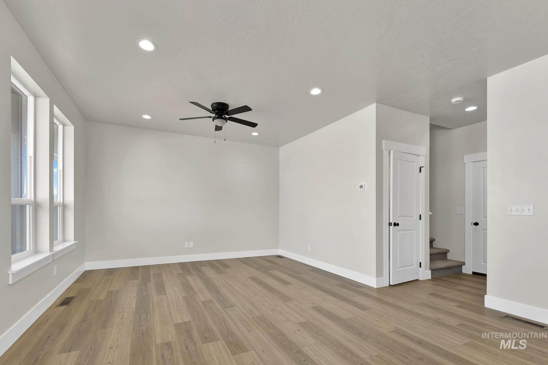 2910 Nieve Lane, Caldwell, Idaho 83605, 3 Bedrooms, 2.5 Bathrooms, Residential For Sale, Price $345,000,MLS 98972904