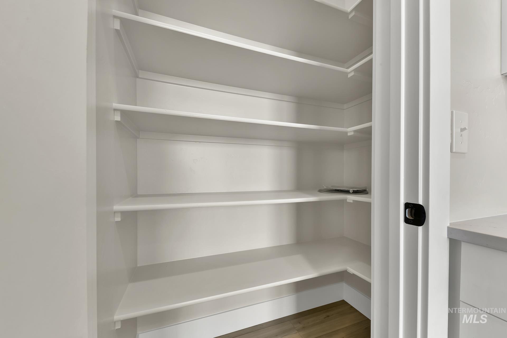 2910 Nieve Lane, Caldwell, Idaho 83605, 3 Bedrooms, 2.5 Bathrooms, Residential For Sale, Price $345,000,MLS 98972904