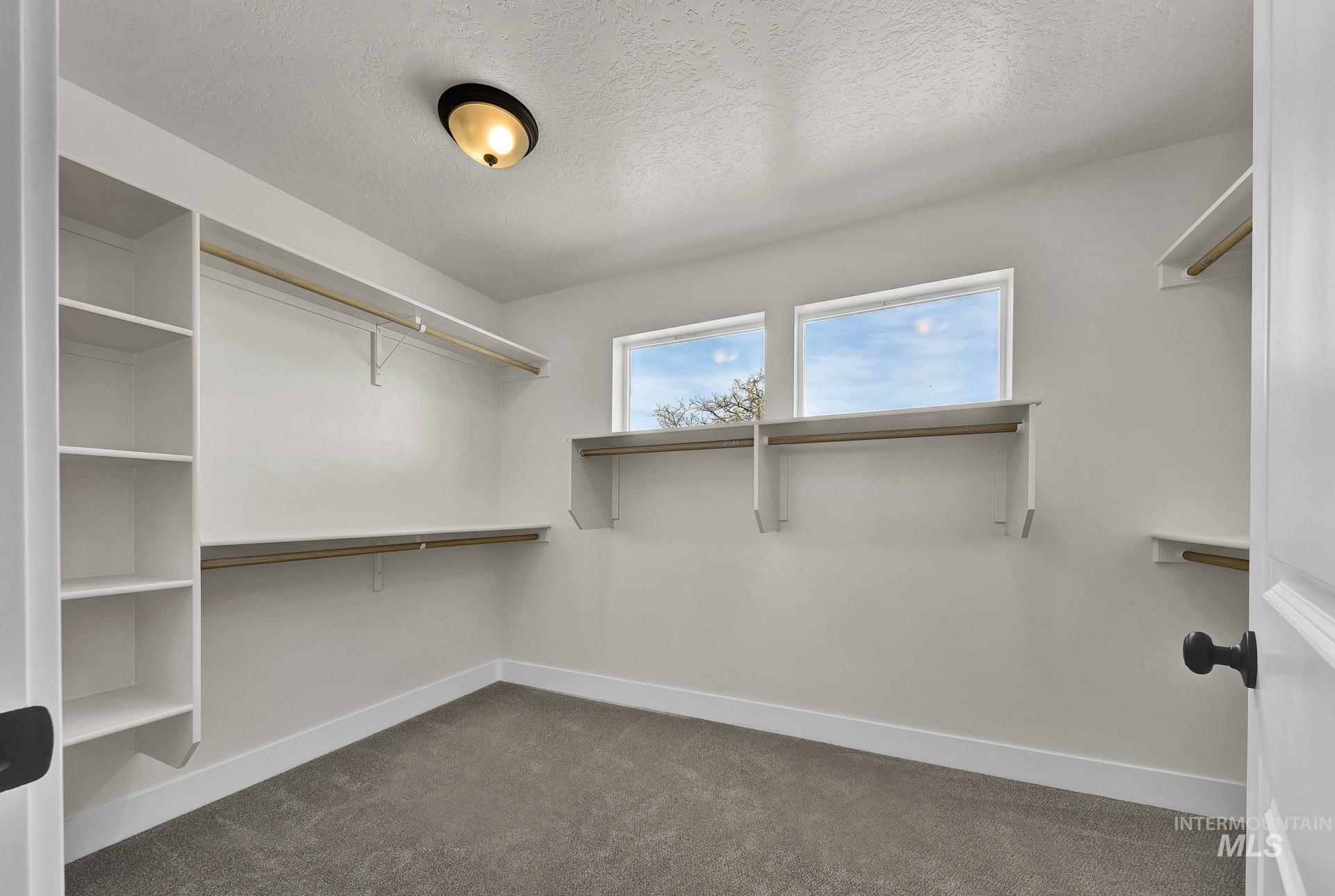 2910 Nieve Lane, Caldwell, Idaho 83605, 3 Bedrooms, 2.5 Bathrooms, Residential For Sale, Price $345,000,MLS 98972904