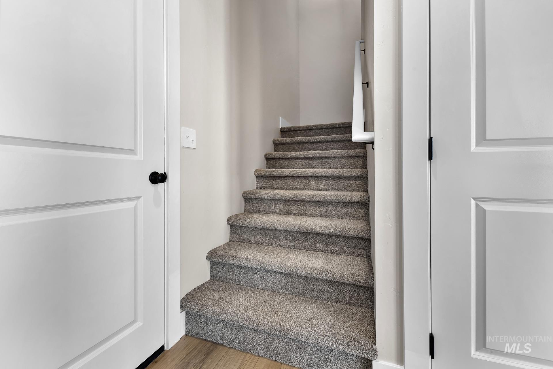 2910 Nieve Lane, Caldwell, Idaho 83605, 3 Bedrooms, 2.5 Bathrooms, Residential For Sale, Price $345,000,MLS 98972904