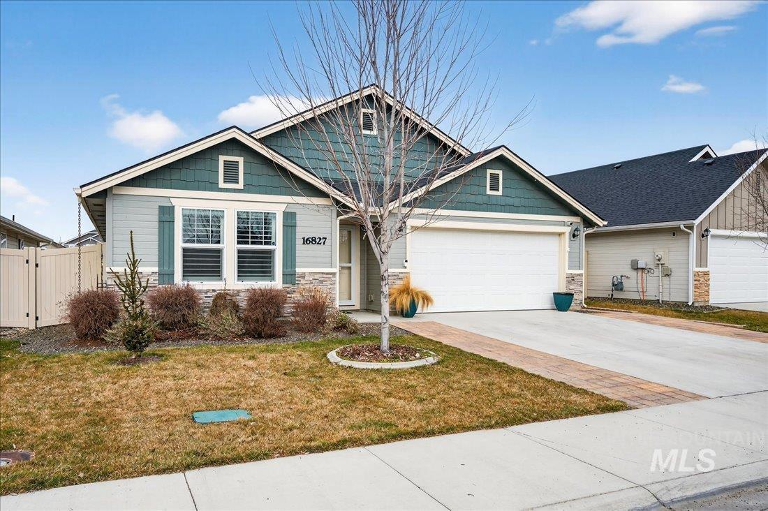16827 N Cornwallis Way, Nampa, Idaho 83687, 3 Bedrooms, 2 Bathrooms, Residential For Sale, Price $459,000,MLS 98972905