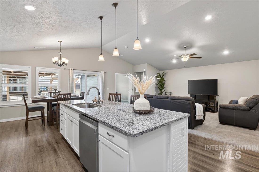 16827 N Cornwallis Way, Nampa, Idaho 83687, 3 Bedrooms, 2 Bathrooms, Residential For Sale, Price $459,000,MLS 98972905