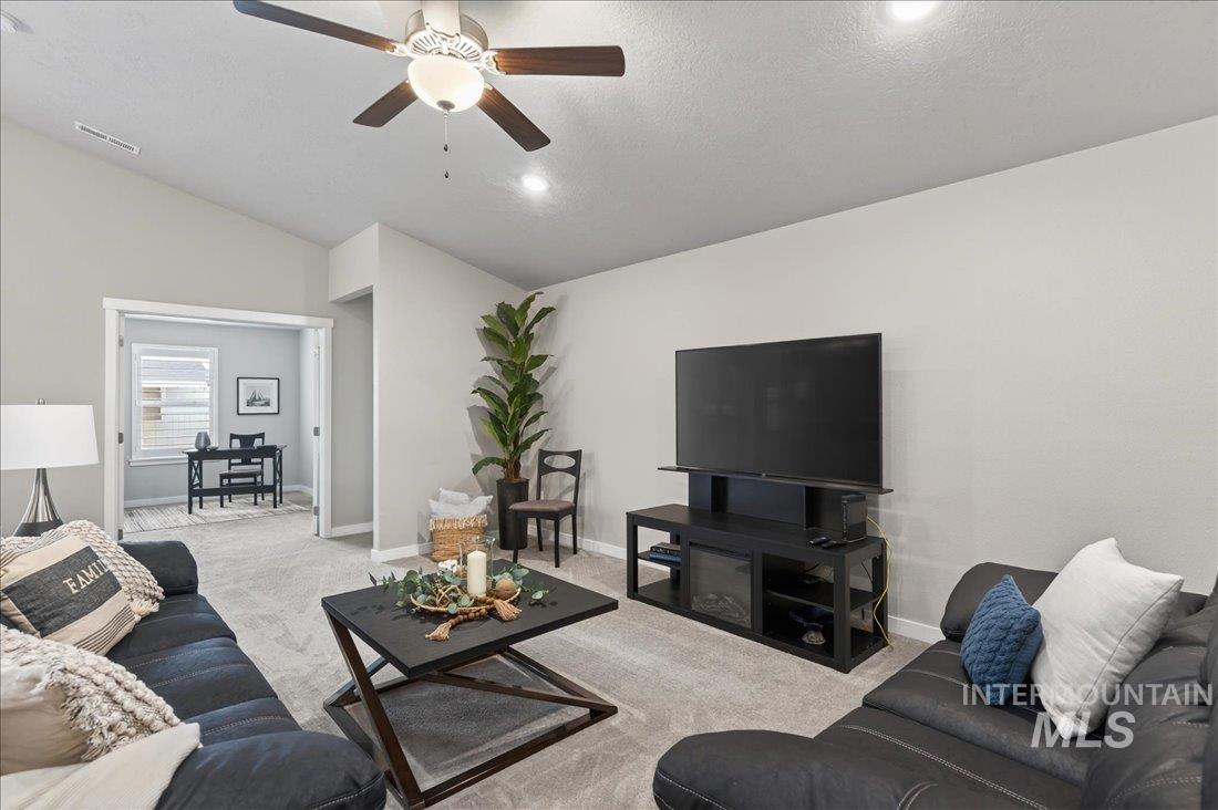 16827 N Cornwallis Way, Nampa, Idaho 83687, 3 Bedrooms, 2 Bathrooms, Residential For Sale, Price $459,000, 98972905