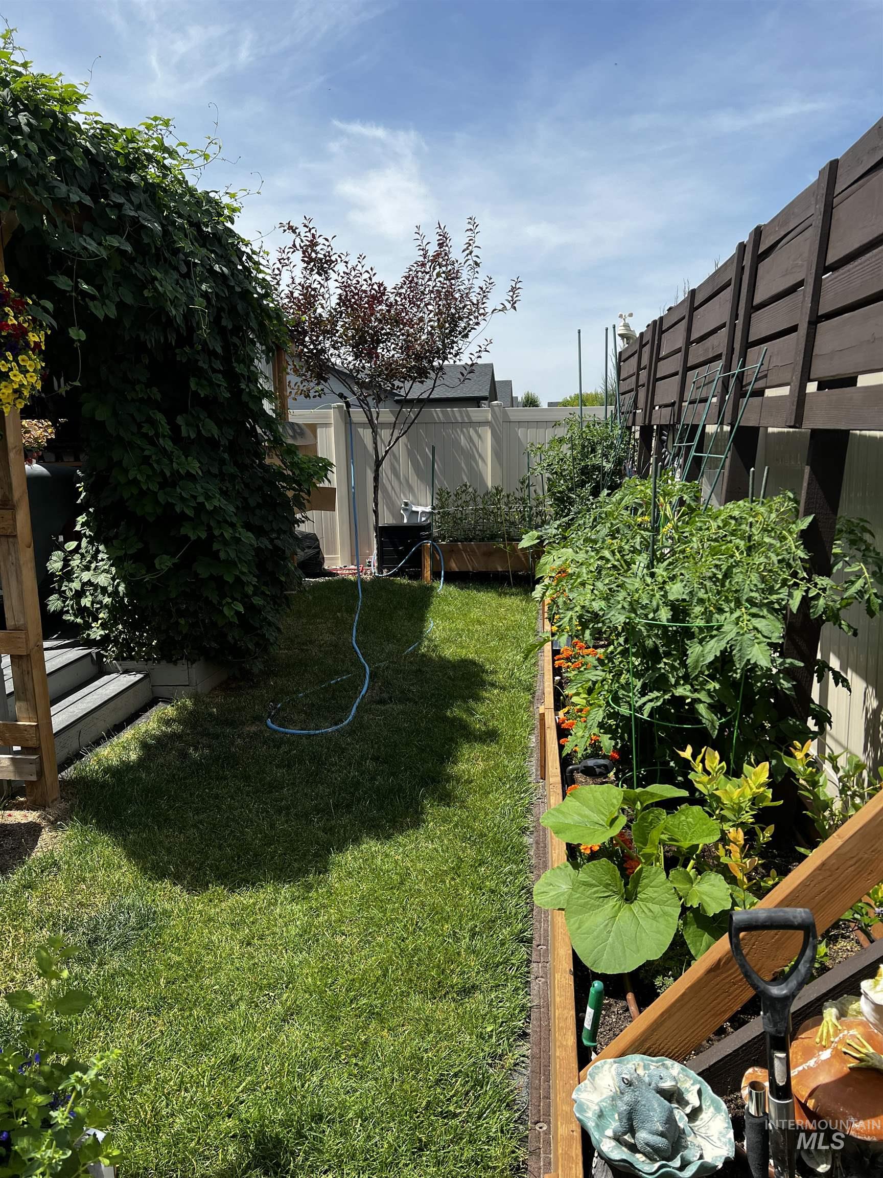 16827 N Cornwallis Way, Nampa, Idaho 83687, 3 Bedrooms, 2 Bathrooms, Residential For Sale, Price $459,000,MLS 98972905