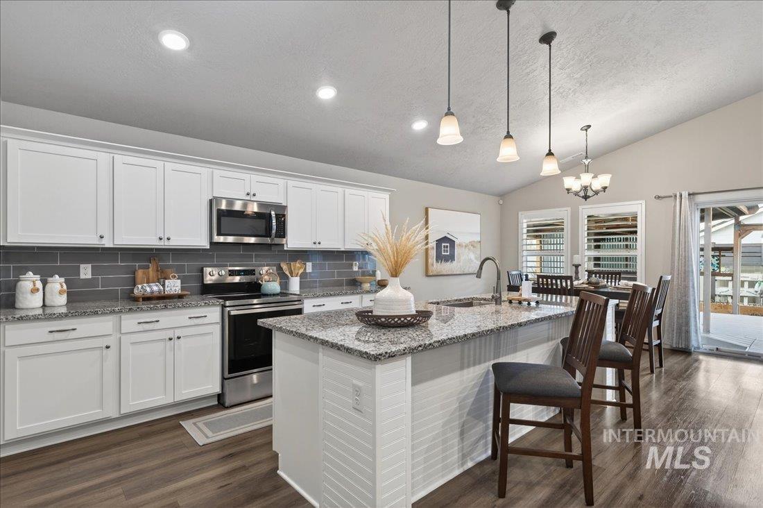 16827 N Cornwallis Way, Nampa, Idaho 83687, 3 Bedrooms, 2 Bathrooms, Residential For Sale, Price $459,000,MLS 98972905