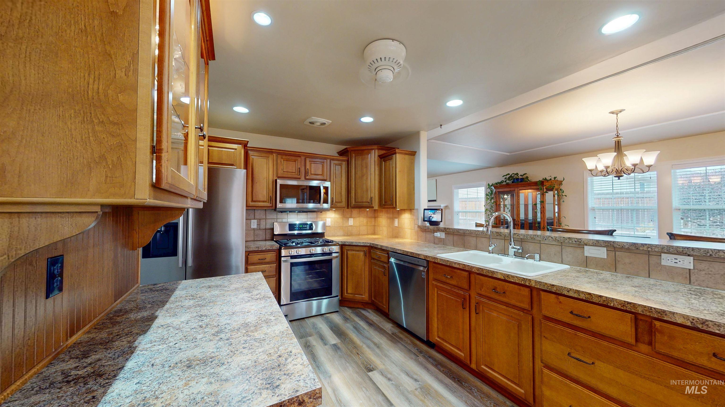 1143 Eastridge Way, Twin Falls, Idaho 83301, 3 Bedrooms, 2.5 Bathrooms, Residential For Sale, Price $595,000,MLS 98972908