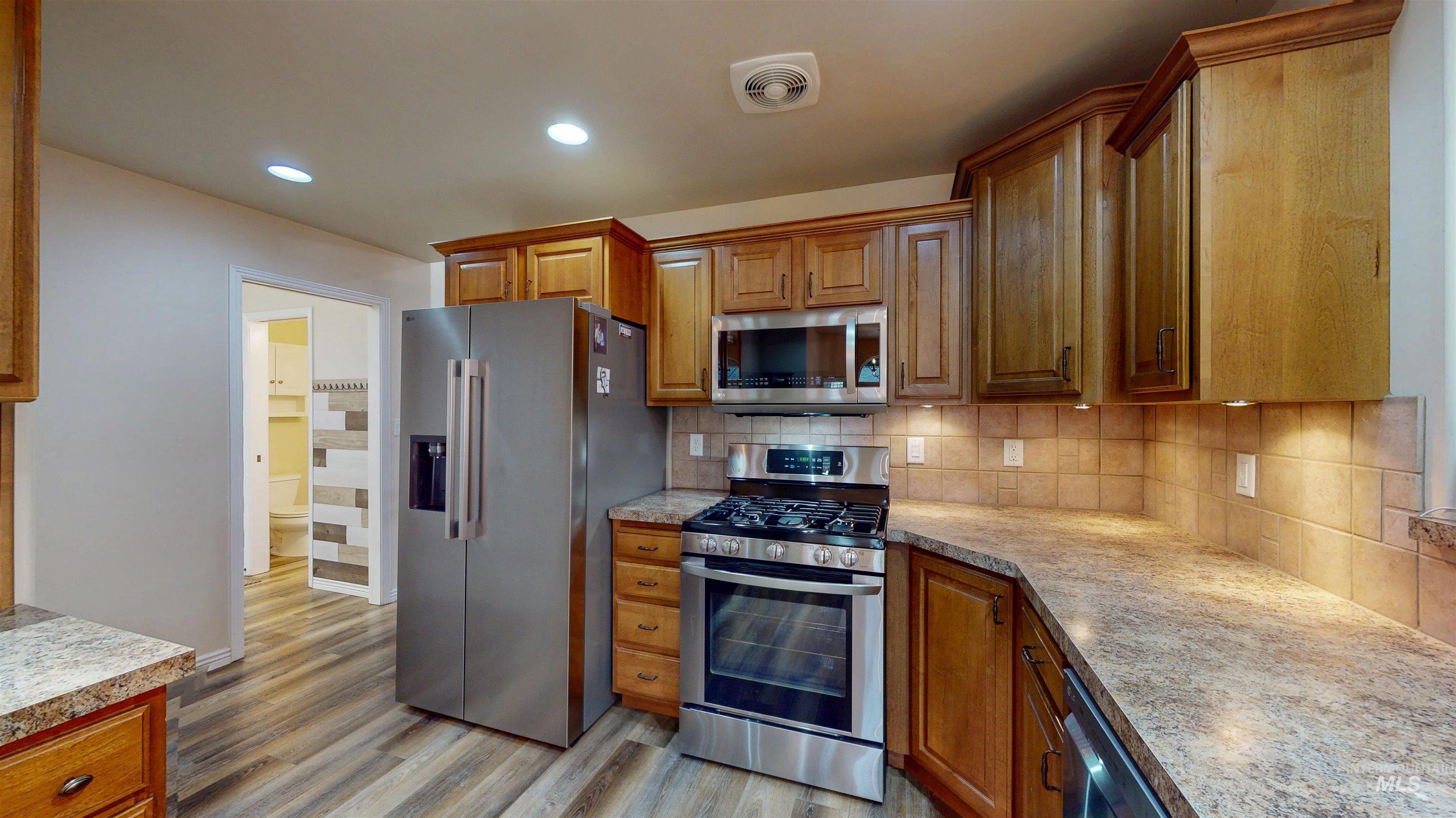 1143 Eastridge Way, Twin Falls, Idaho 83301, 3 Bedrooms, 2.5 Bathrooms, Residential For Sale, Price $595,000,MLS 98972908