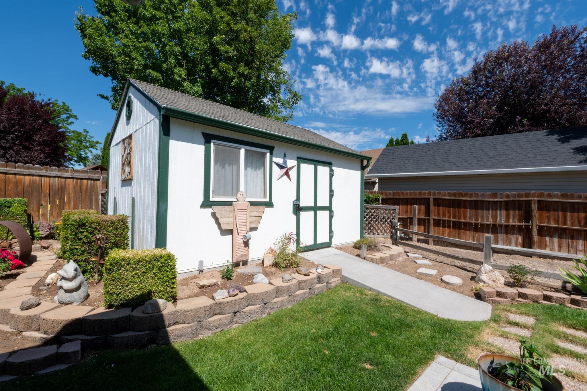 1143 Eastridge Way, Twin Falls, Idaho 83301, 4 Bedrooms, 2.5 Bathrooms, Residential For Sale, Price $595,000,MLS 98972908
