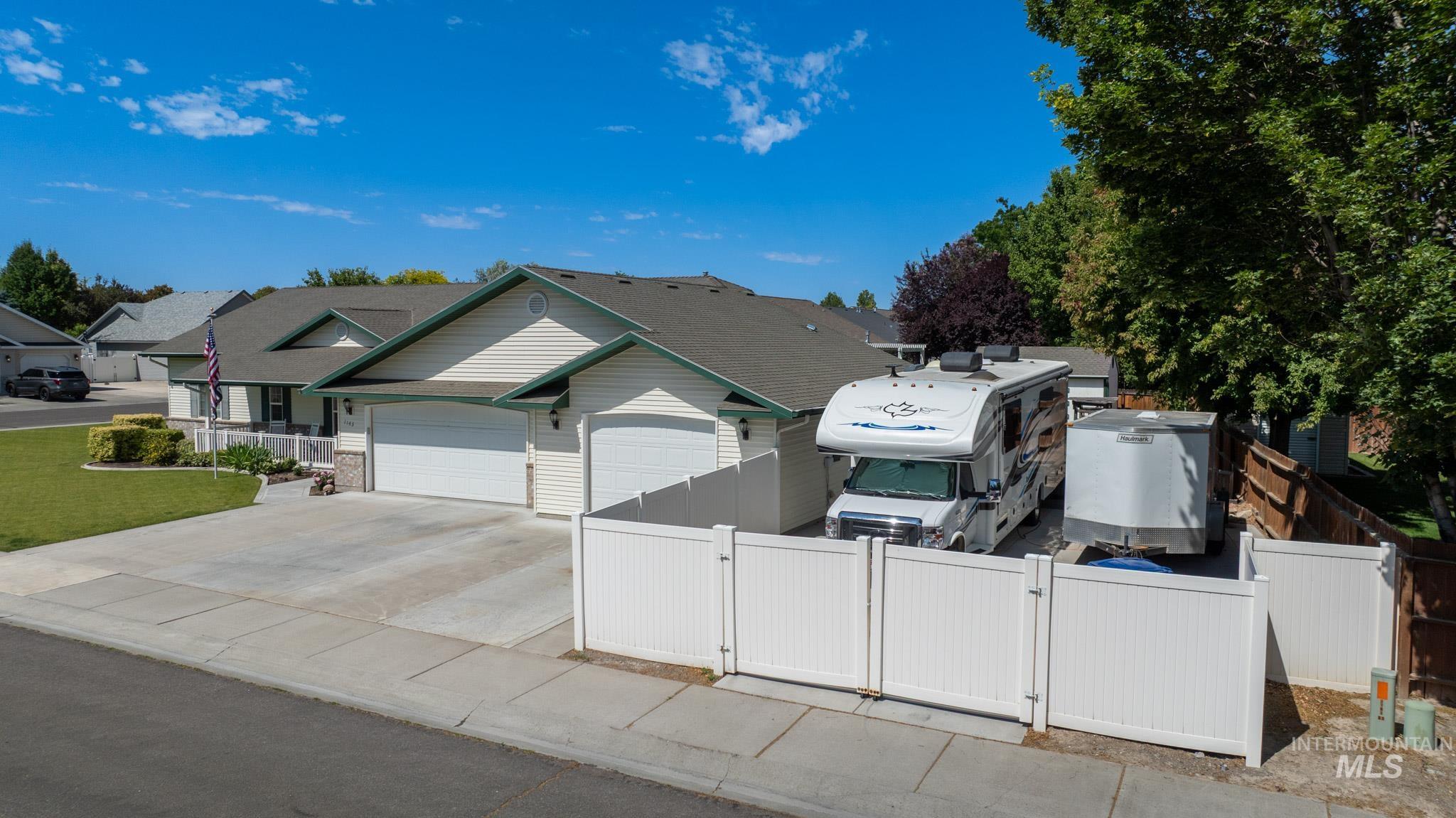 1143 Eastridge Way, Twin Falls, Idaho 83301, 4 Bedrooms, 2.5 Bathrooms, Residential For Sale, Price $595,000,MLS 98972908