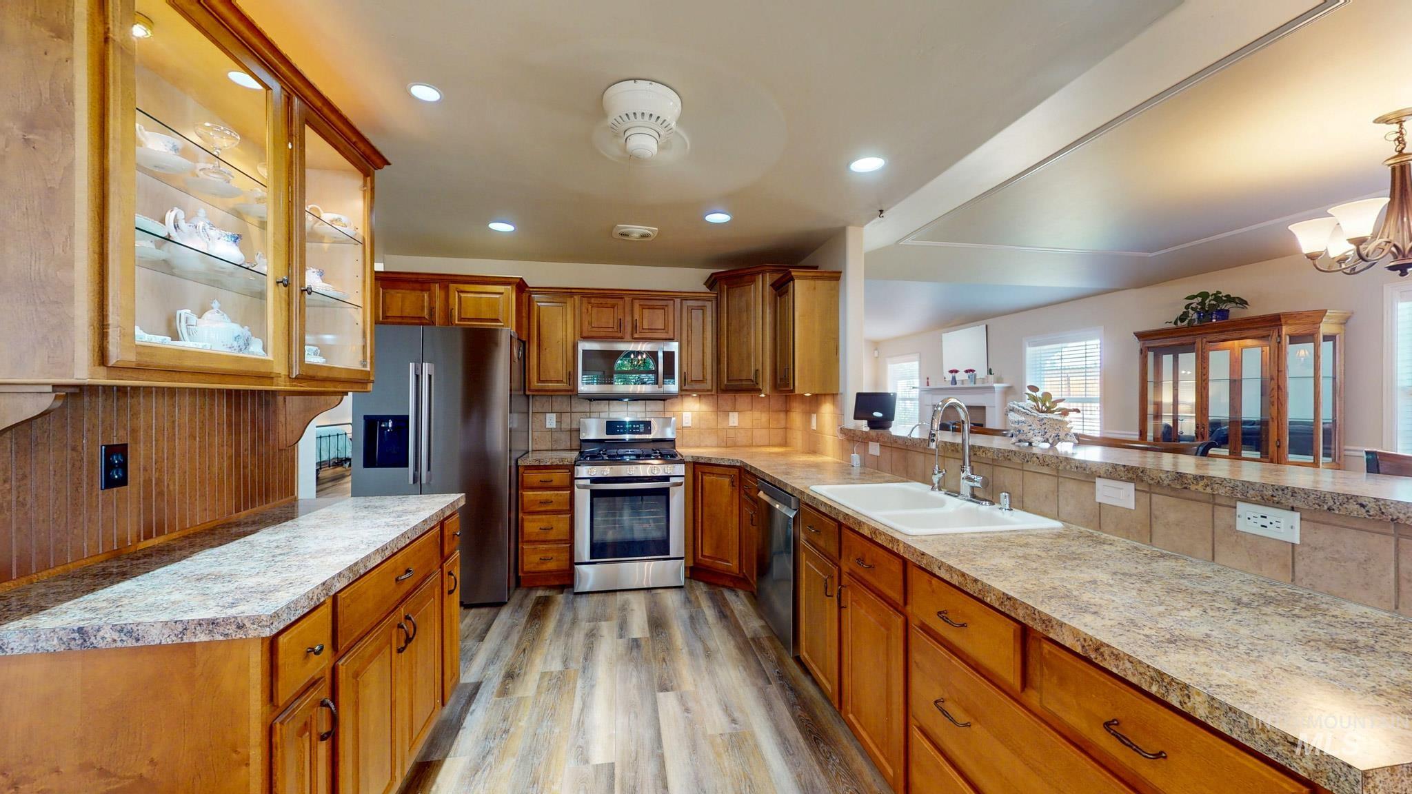1143 Eastridge Way, Twin Falls, Idaho 83301, 4 Bedrooms, 2.5 Bathrooms, Residential For Sale, Price $595,000,MLS 98972908