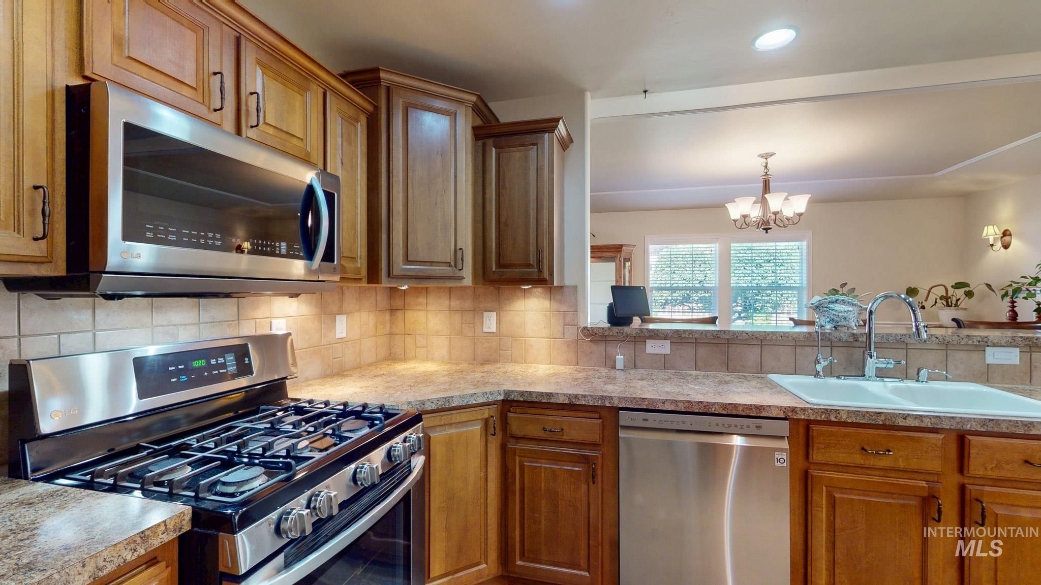 1143 Eastridge Way, Twin Falls, Idaho 83301, 4 Bedrooms, 2.5 Bathrooms, Residential For Sale, Price $595,000,MLS 98972908