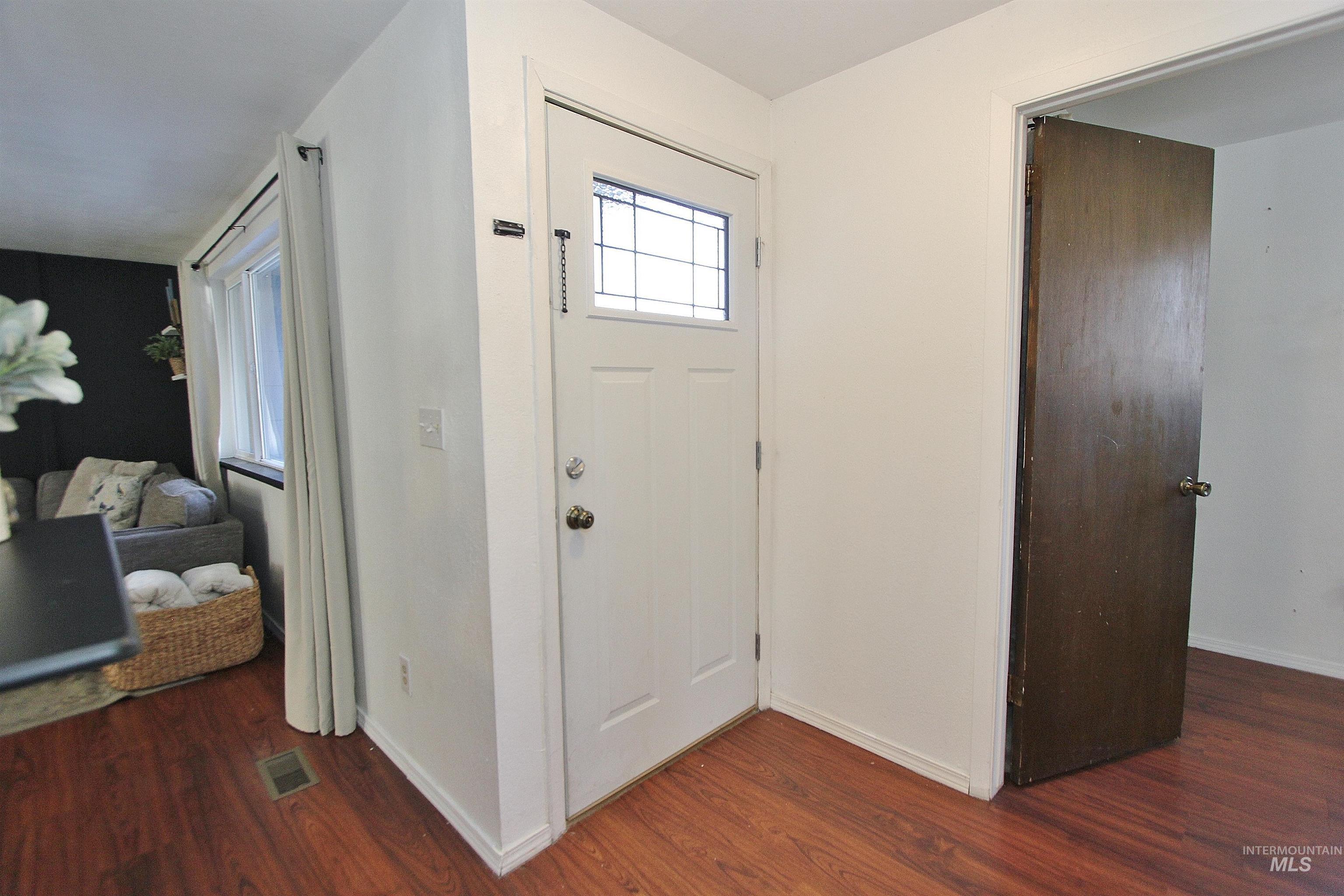 217 W Washington Ave, Homedale, Idaho 83628, 3 Bedrooms, 2 Bathrooms, Residential For Sale, Price $309,900,MLS 98972912