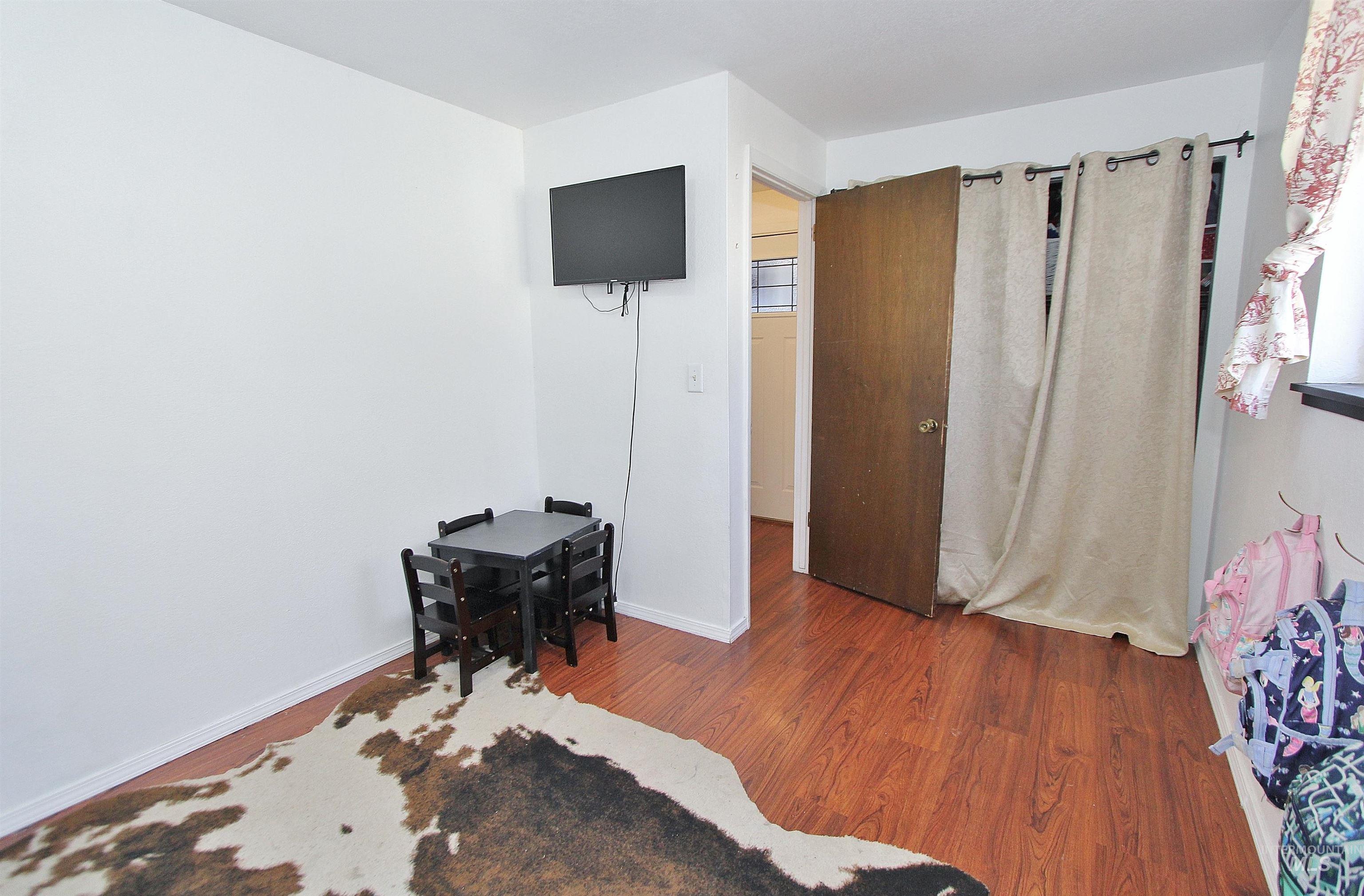 217 W Washington Ave, Homedale, Idaho 83628, 3 Bedrooms, 2 Bathrooms, Residential For Sale, Price $309,900,MLS 98972912