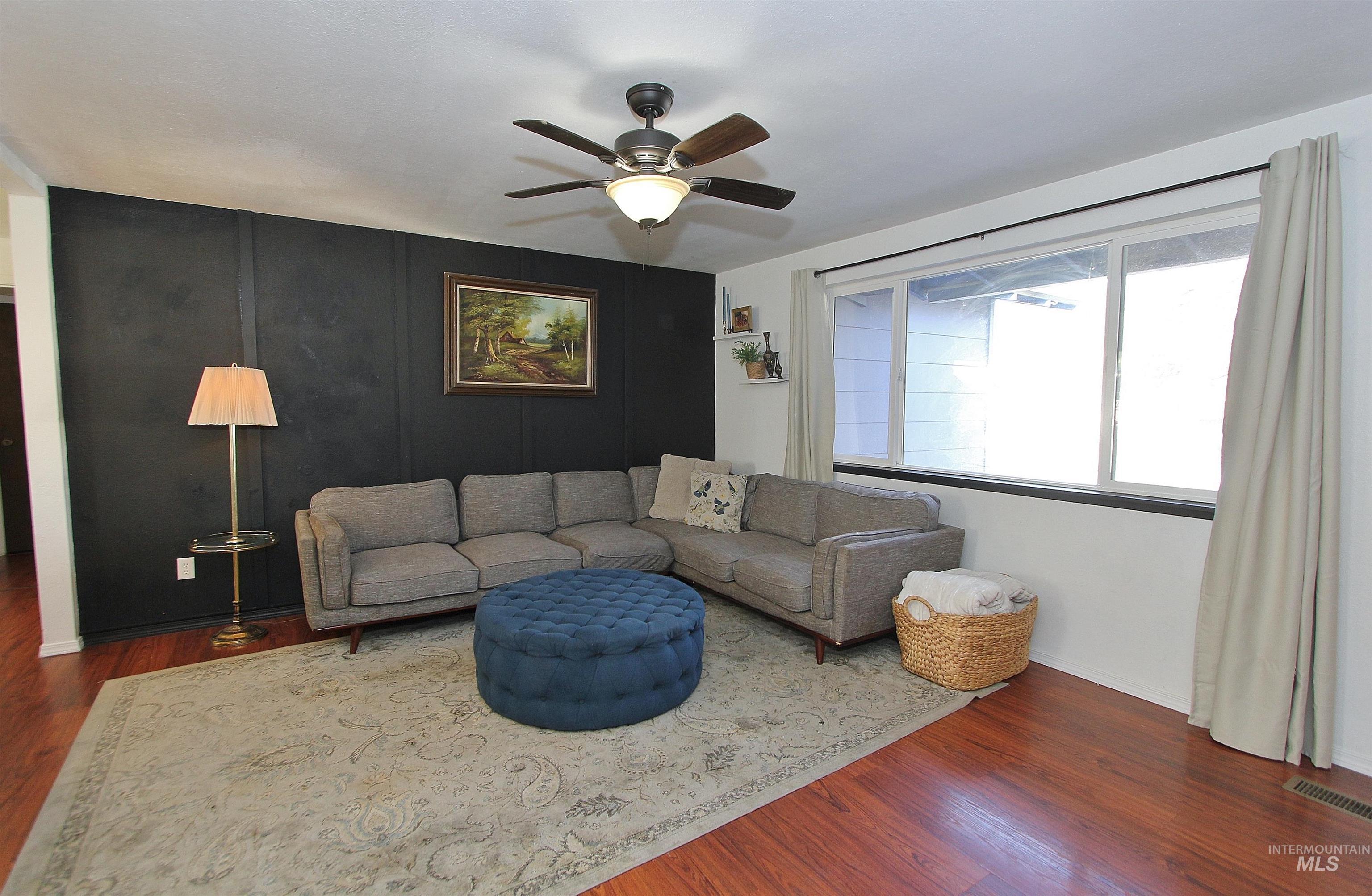 217 W Washington Ave, Homedale, Idaho 83628, 3 Bedrooms, 2 Bathrooms, Residential For Sale, Price $309,900,MLS 98972912