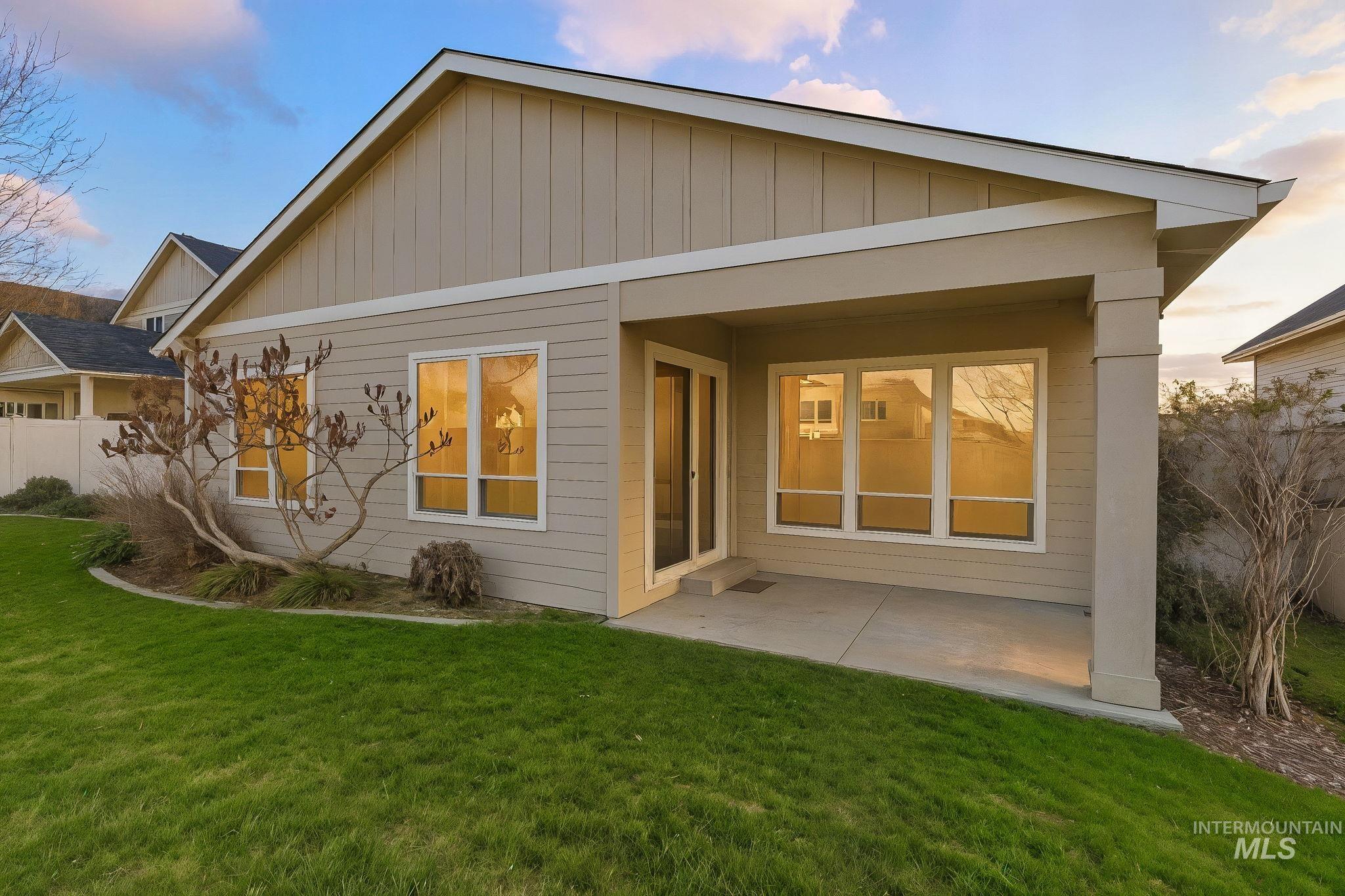 3179 N Cherry Laurel Way, Star, Idaho 83669, 3 Bedrooms, 2 Bathrooms, Residential For Sale, Price $535,000,MLS 98972913