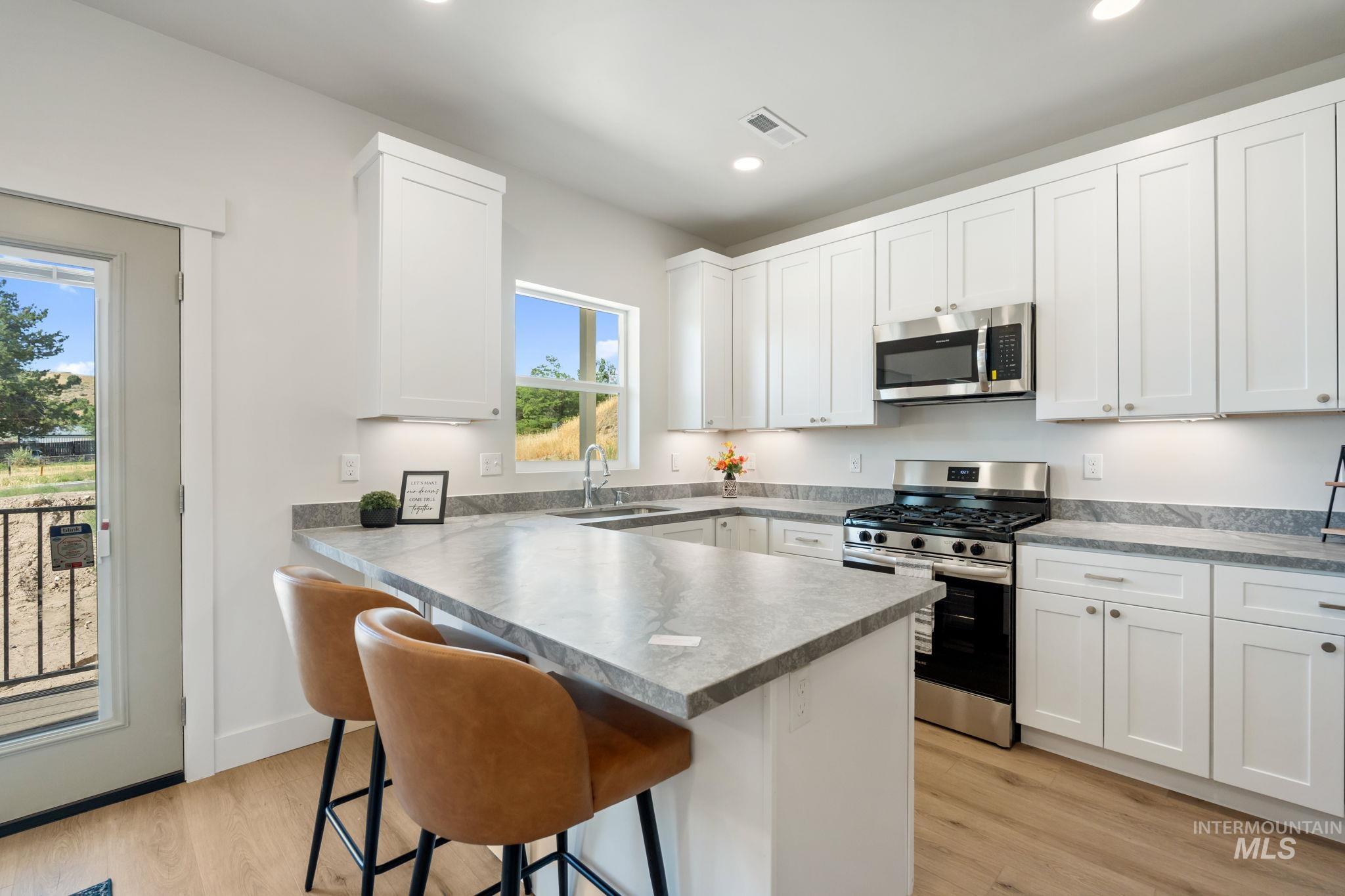 1164 Jasper Loop, Pocatello, Idaho 83204, 4 Bedrooms, 3 Bathrooms, Residential For Sale, Price $399,900,MLS 98972915