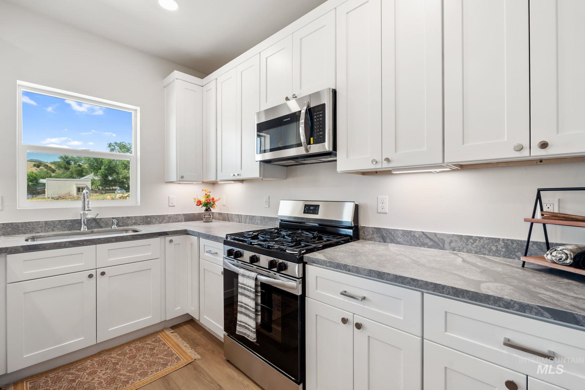 1164 Jasper Loop, Pocatello, Idaho 83204, 4 Bedrooms, 3 Bathrooms, Residential For Sale, Price $399,900,MLS 98972915