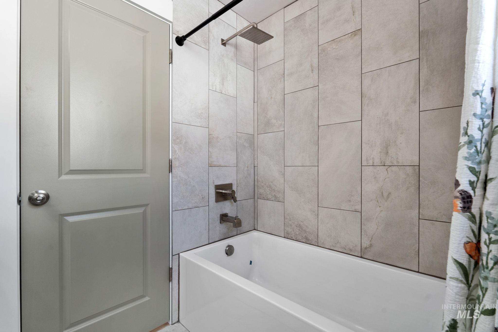 1164 Jasper Loop, Pocatello, Idaho 83204, 4 Bedrooms, 3 Bathrooms, Residential For Sale, Price $399,900,MLS 98972915