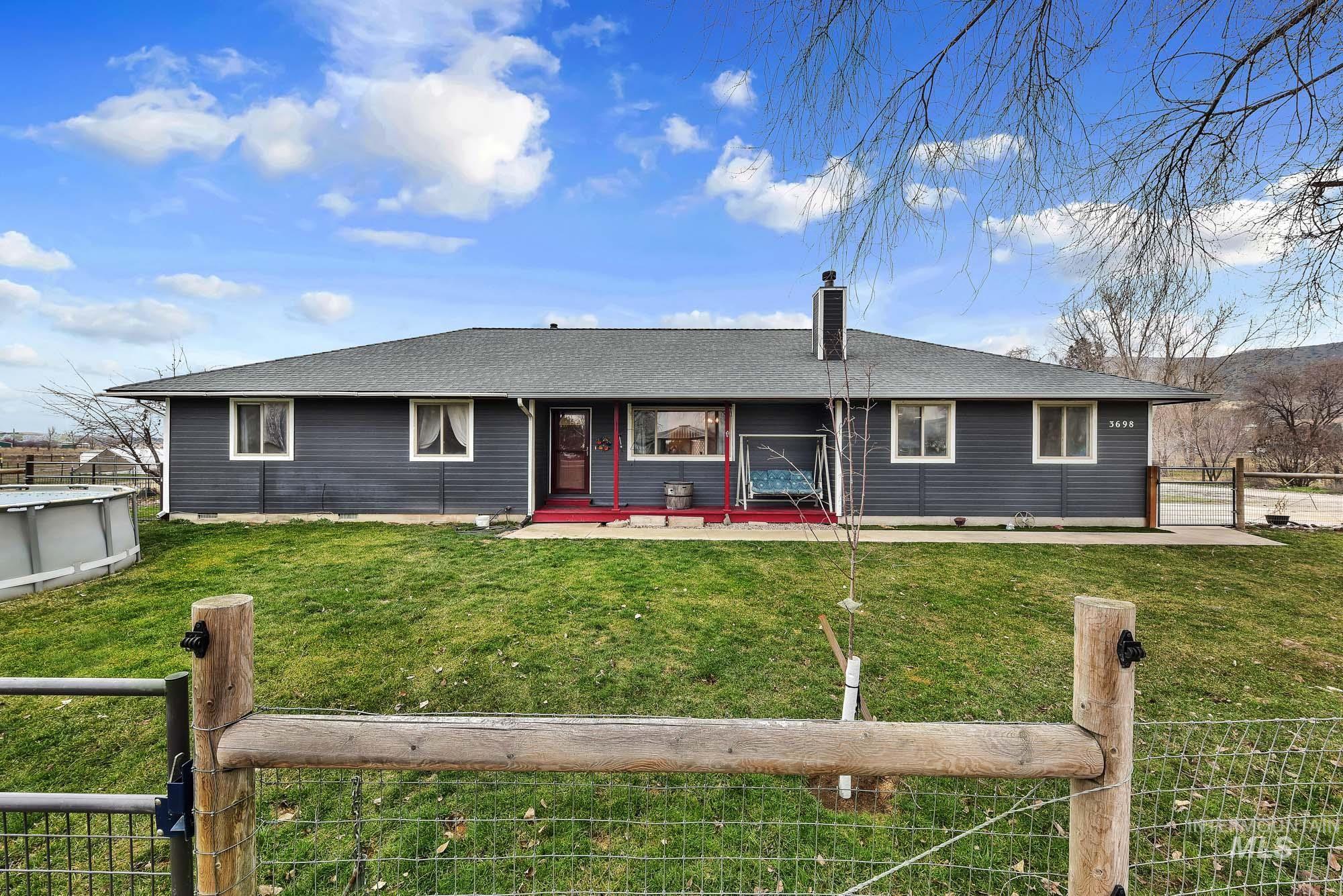 990 Bangtail Ln, Emmett, Idaho 83617, 3 Bedrooms, 2 Bathrooms, Residential For Sale, Price $524,900,MLS 98972916