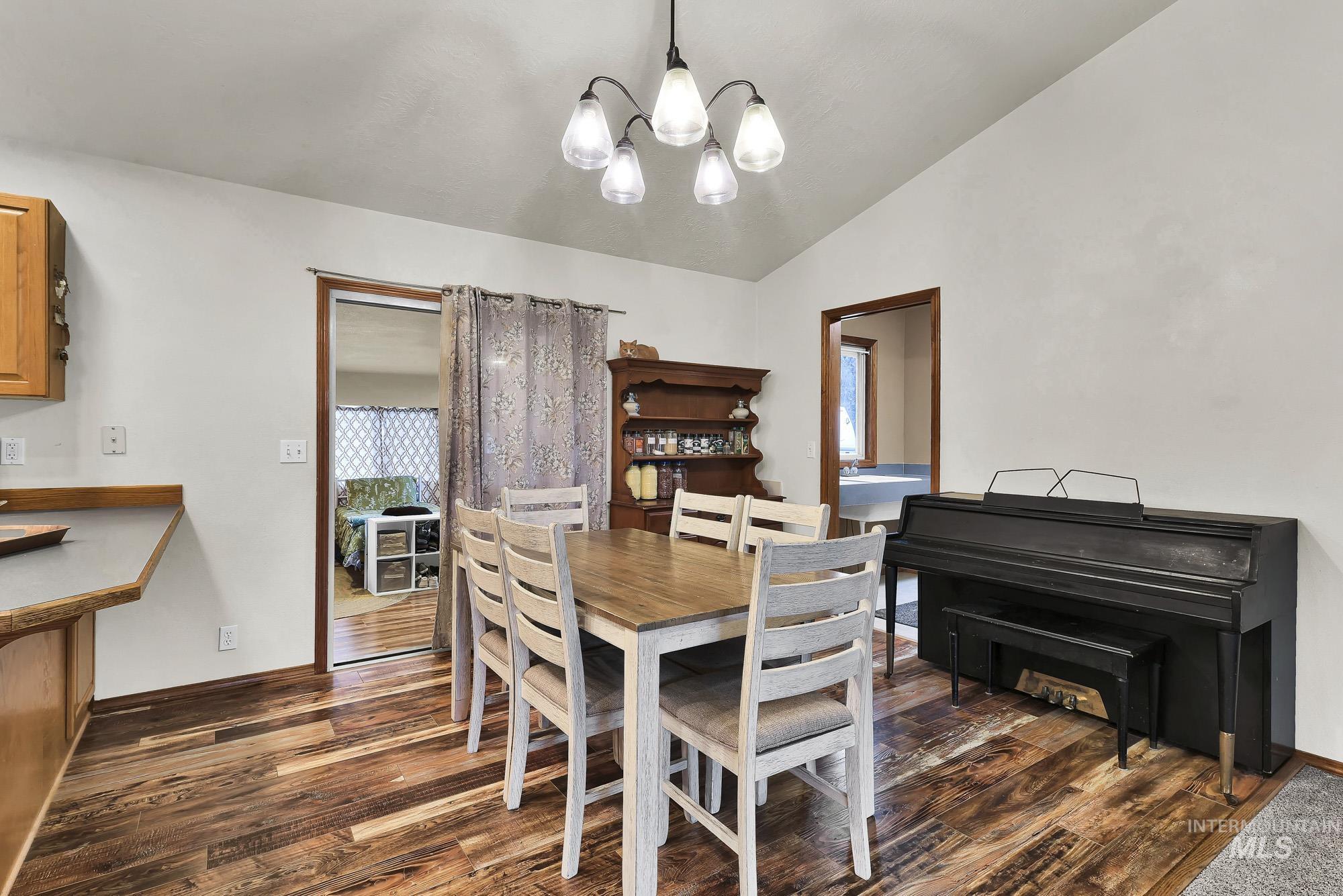 990 Bangtail Ln, Emmett, Idaho 83617, 3 Bedrooms, 2 Bathrooms, Residential For Sale, Price $524,900,MLS 98972916