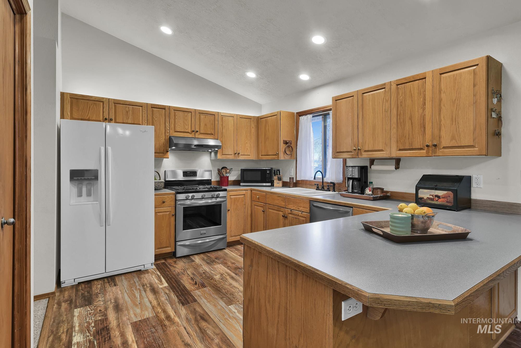 990 Bangtail Ln, Emmett, Idaho 83617, 3 Bedrooms, 2 Bathrooms, Residential For Sale, Price $524,900,MLS 98972916