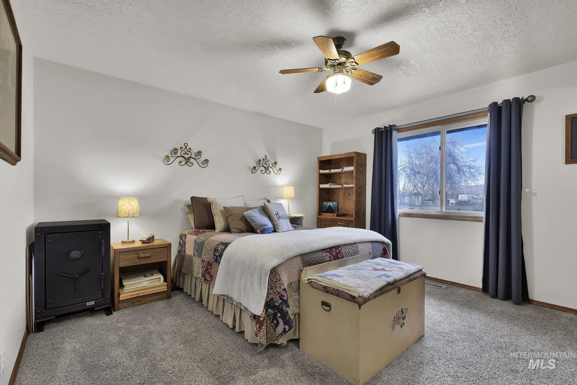 990 Bangtail Ln, Emmett, Idaho 83617, 3 Bedrooms, 2 Bathrooms, Residential For Sale, Price $524,900,MLS 98972916