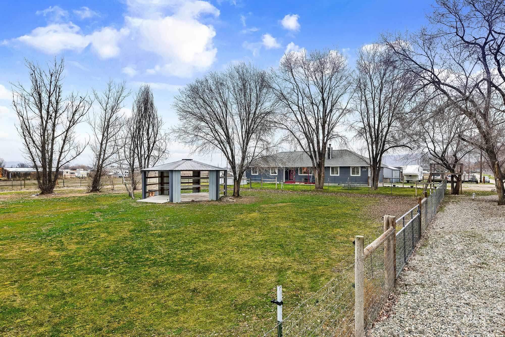 990 Bangtail Ln, Emmett, Idaho 83617, 3 Bedrooms, 2 Bathrooms, Residential For Sale, Price $524,900,MLS 98972916