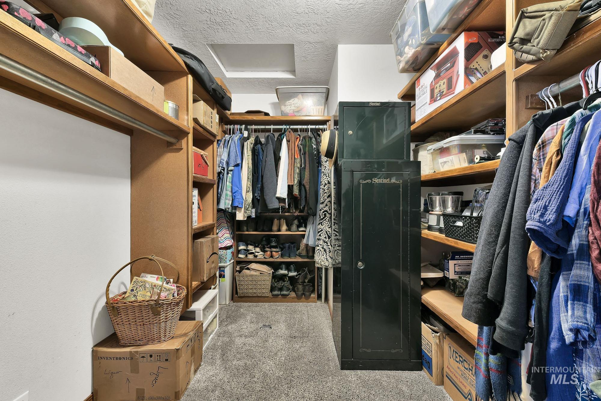 990 Bangtail Ln, Emmett, Idaho 83617, 3 Bedrooms, 2 Bathrooms, Residential For Sale, Price $524,900,MLS 98972916