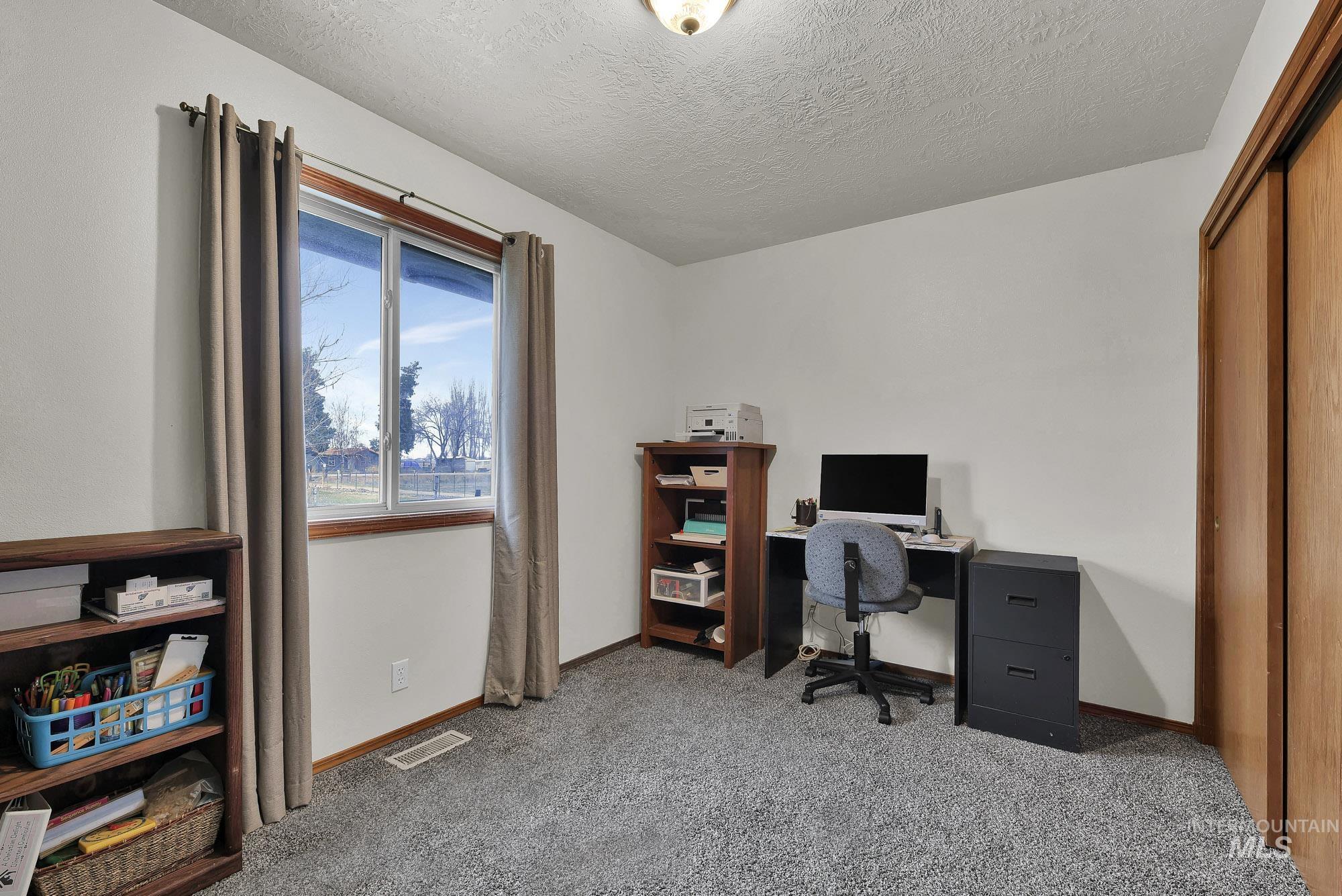 990 Bangtail Ln, Emmett, Idaho 83617, 3 Bedrooms, 2 Bathrooms, Residential For Sale, Price $524,900,MLS 98972916